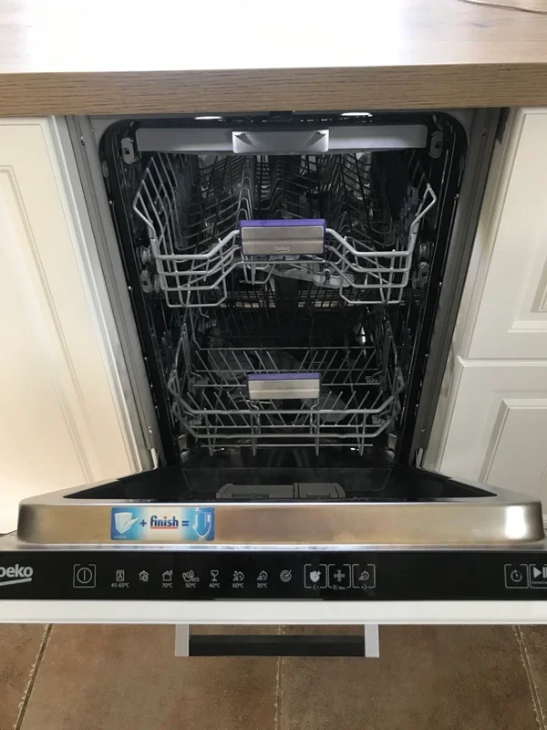 Встраиваемая посудомоечная машина Beko BDIS38121Q