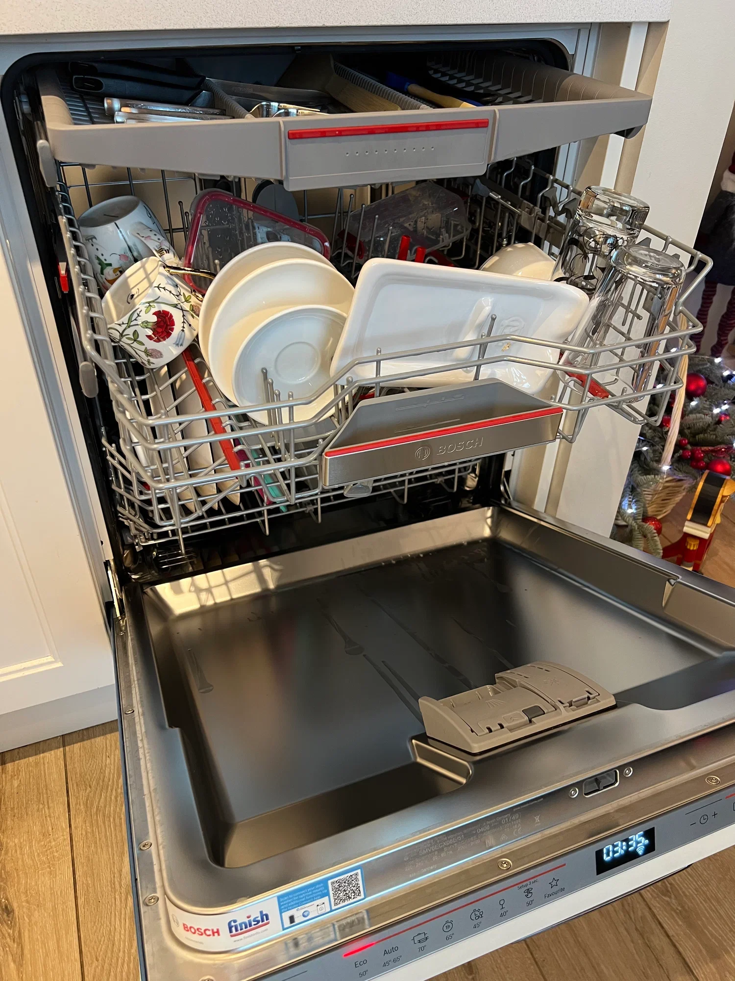 Встраиваемая посудомоечная машина Bosch SPV6EMX76Q
