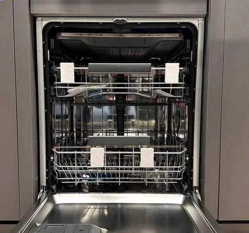 Встраиваемая посудомоечная машина Electrolux EEG68520W