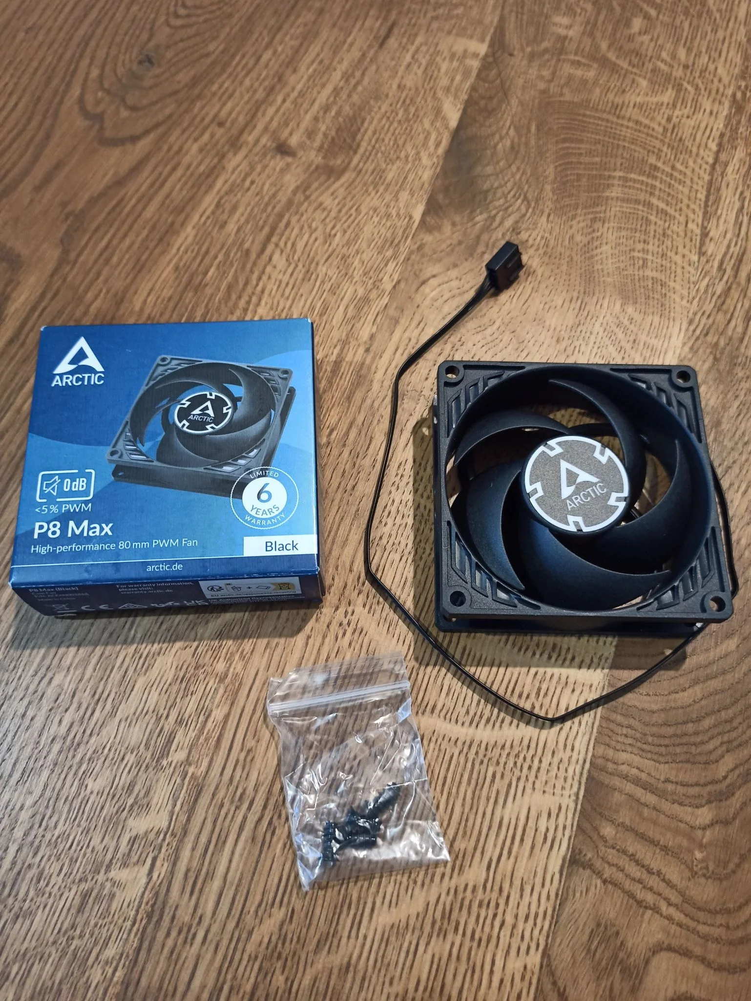 Вентилятор для корпуса Arctic P8 Max Black (ACFAN00286A)