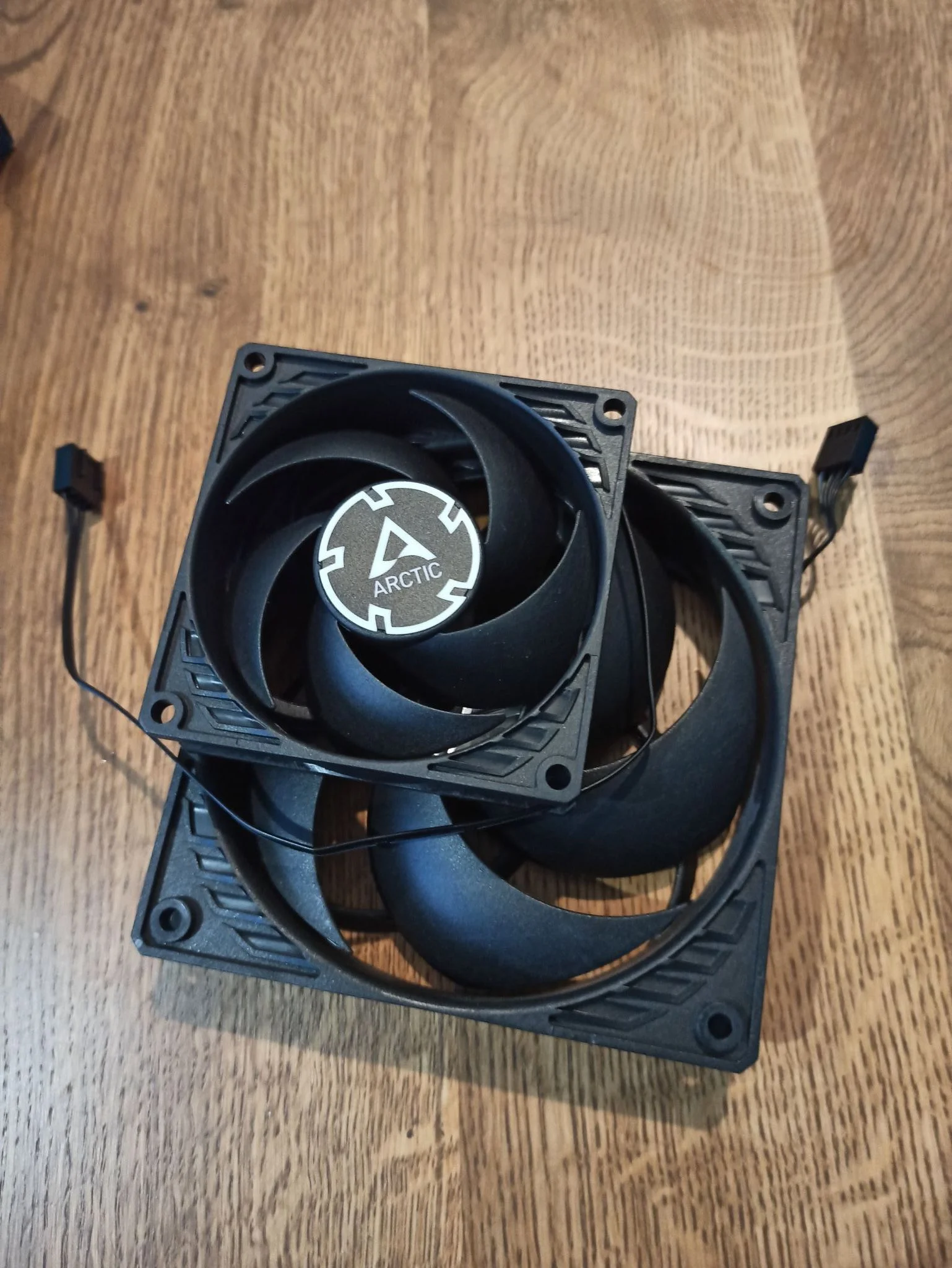Вентилятор для корпуса Arctic P8 Max Black (ACFAN00286A)