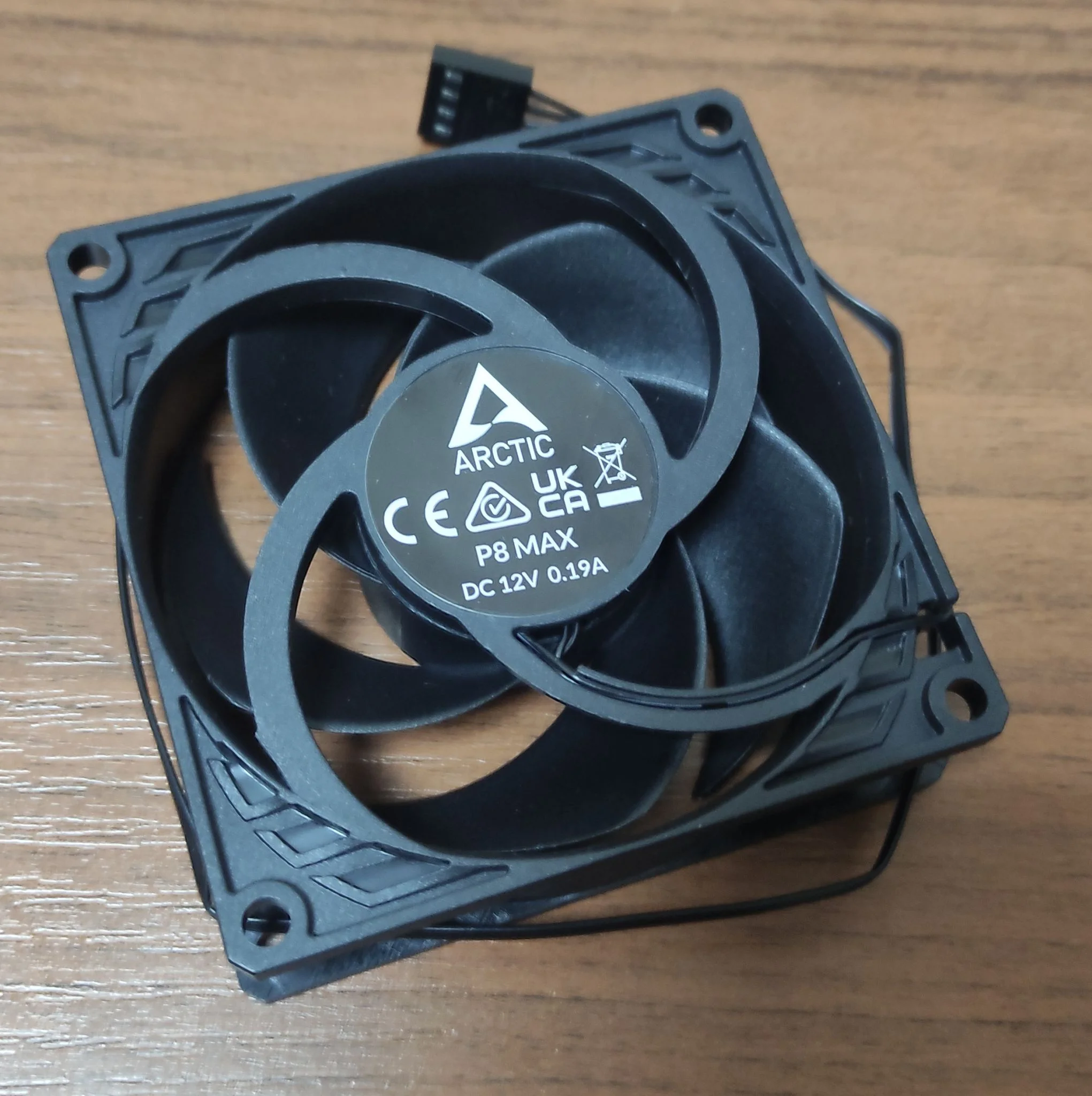 Вентилятор для корпуса Arctic P8 Max Black (ACFAN00286A)