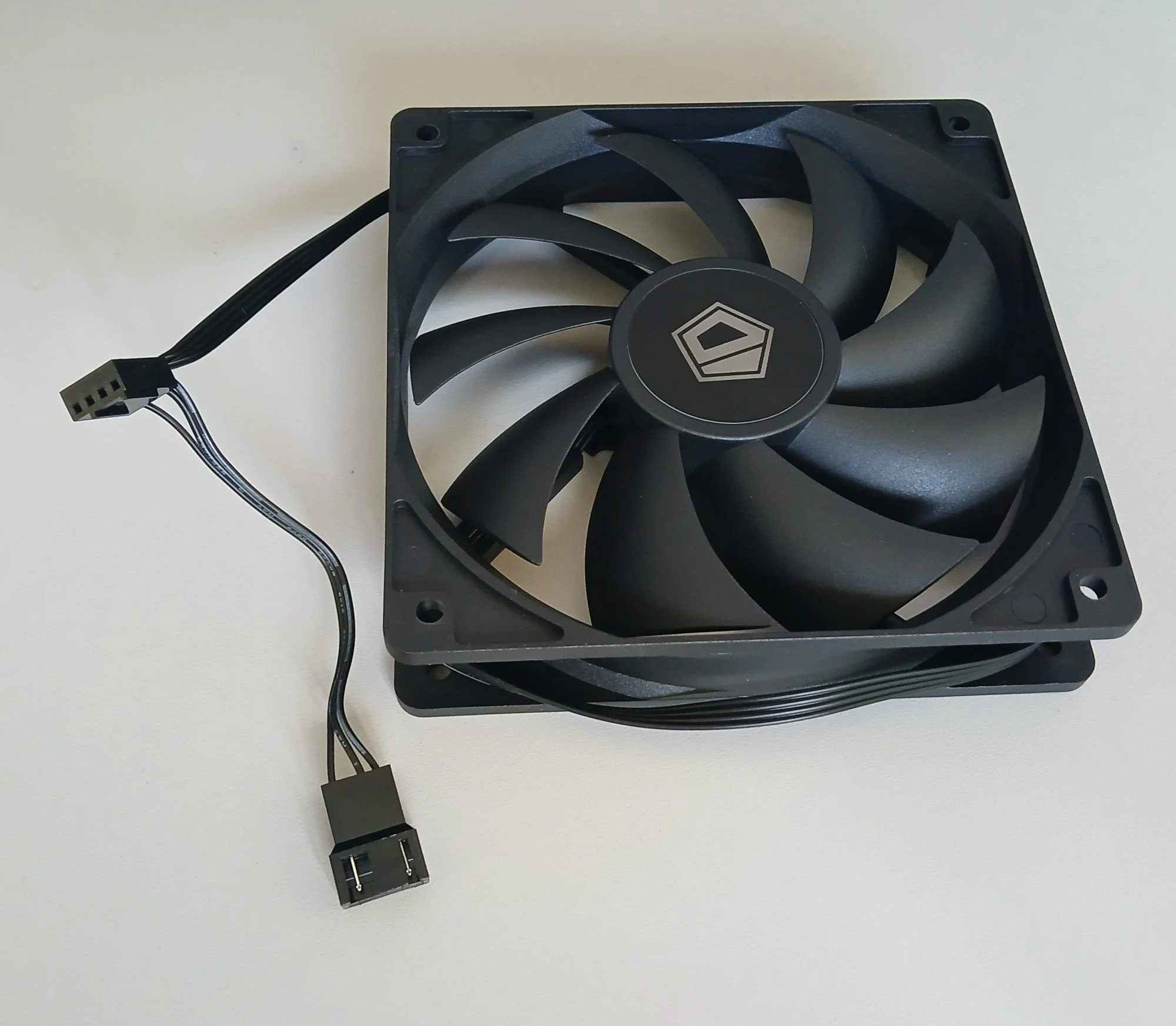 Вентилятор для корпуса ID-Cooling XF-120-K 120mm