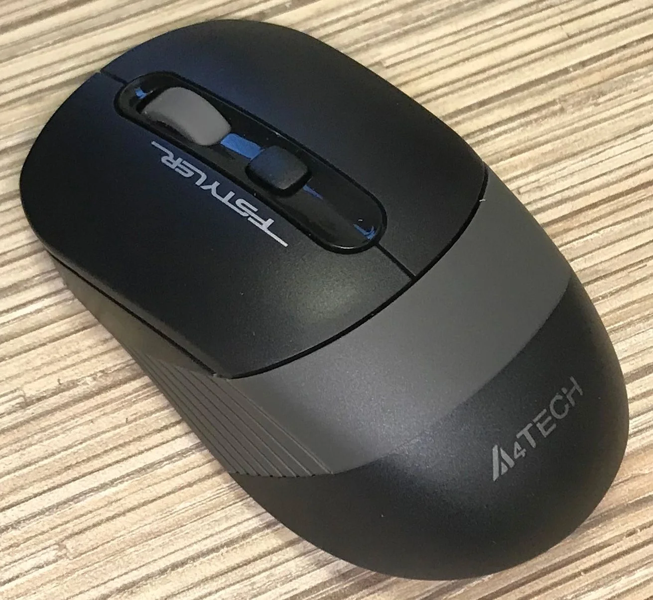 Мышь беспроводная A4Tech Fstyler FG10S черный/серый, 2000 dpi, радиоканал, USB, кнопки - 4