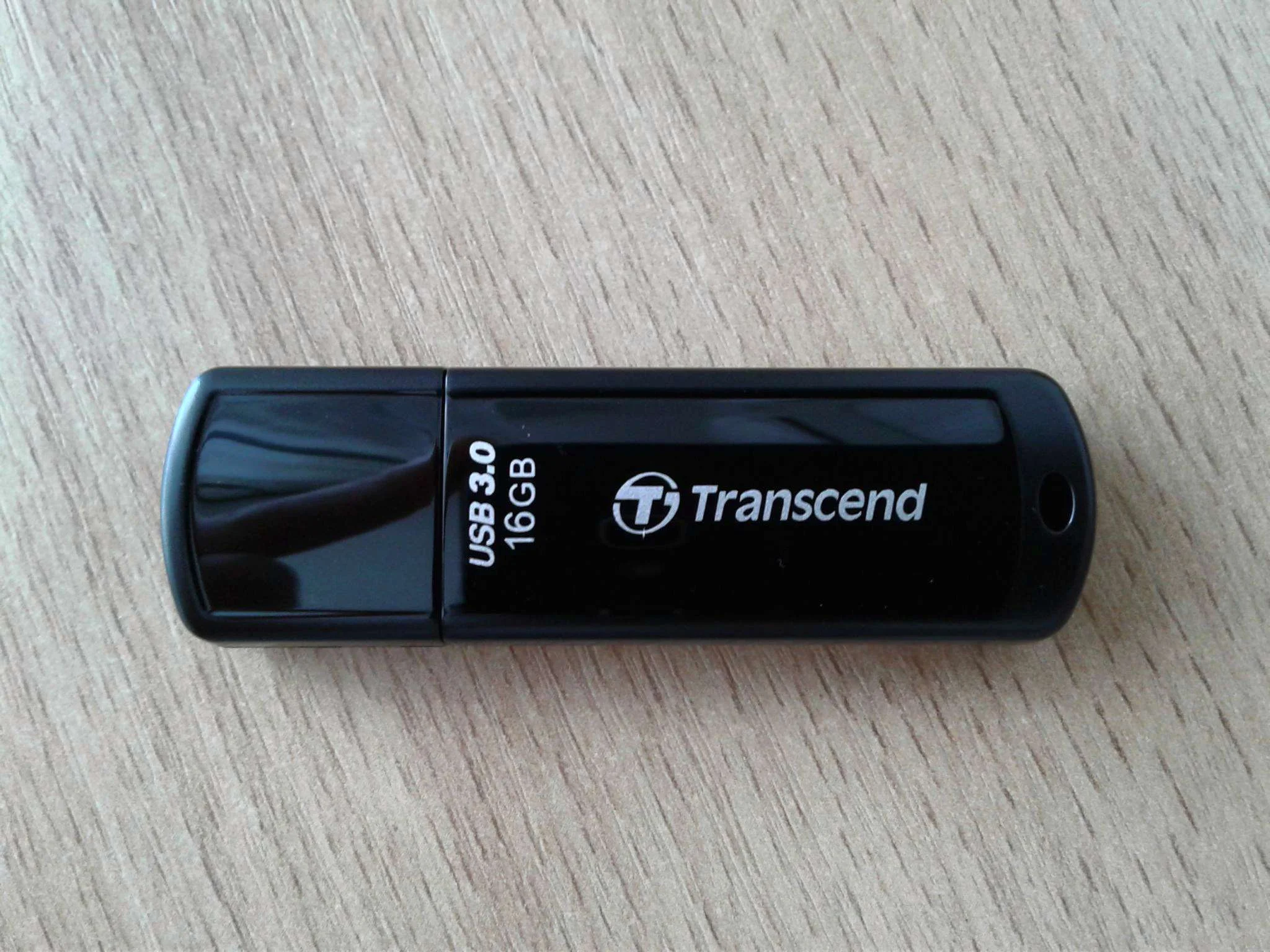 Флеш накопитель 16GB Transcend JetFlash 700, USB 3.1, Черный
