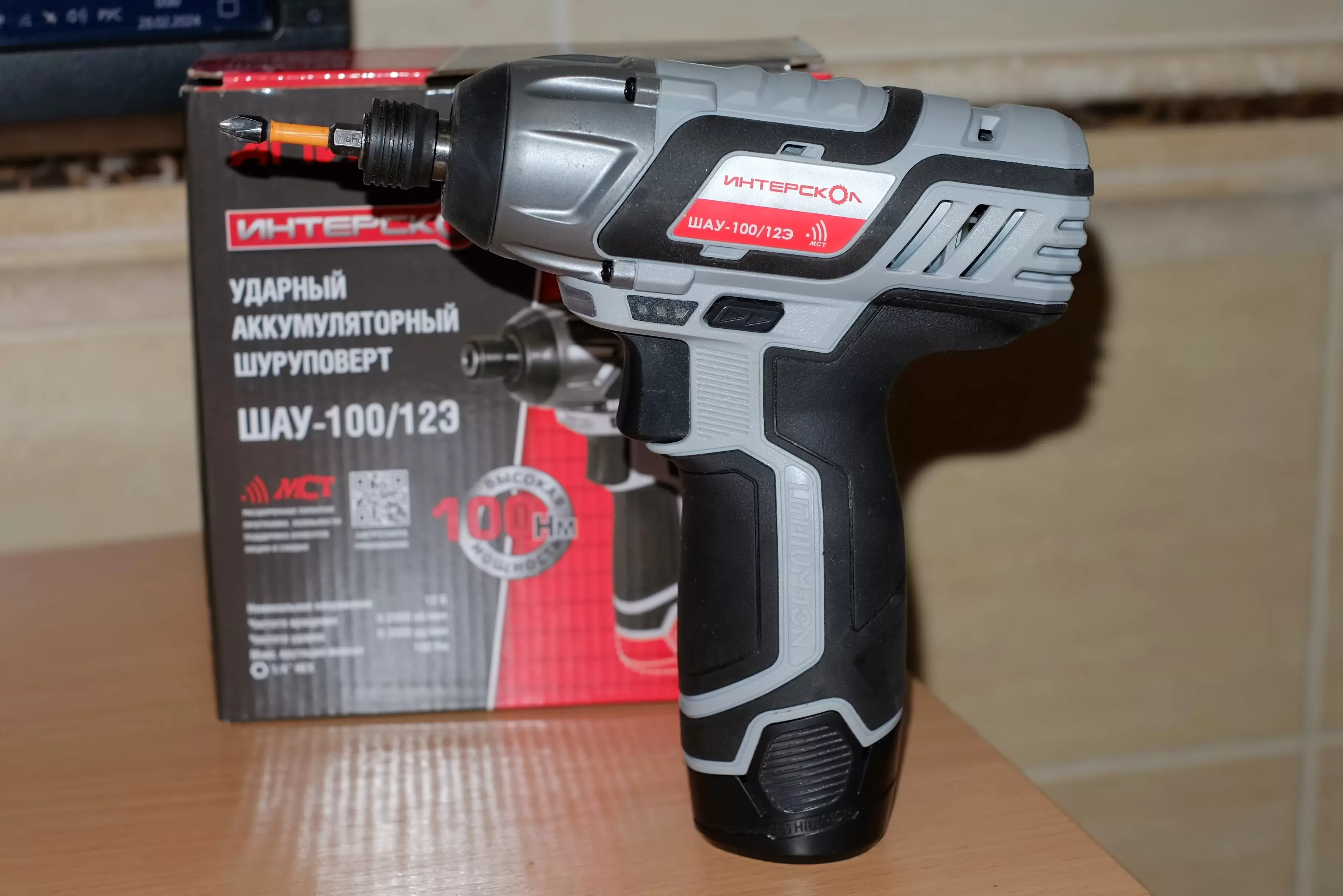 Шуруповерт Интерскол ШАУ-100/12Э аккум. патрон:шестигр.1/4" (кейс в комплекте) (808.2.2.70)