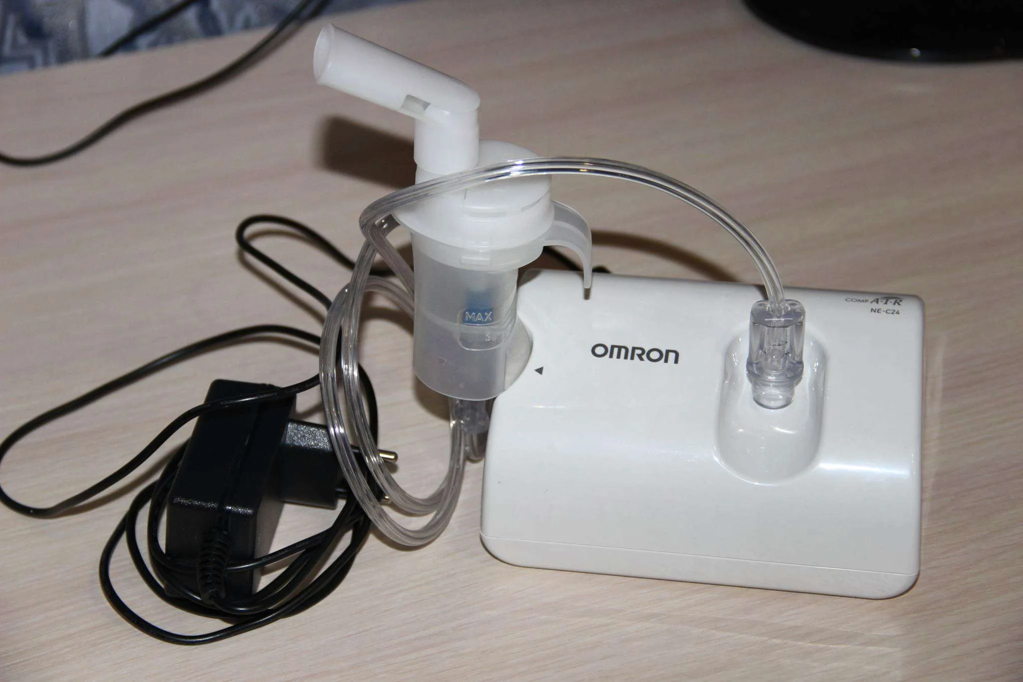 Ингалятор, небулайзер Omron компрессорный NE-C24 (NE-C801S-RU)