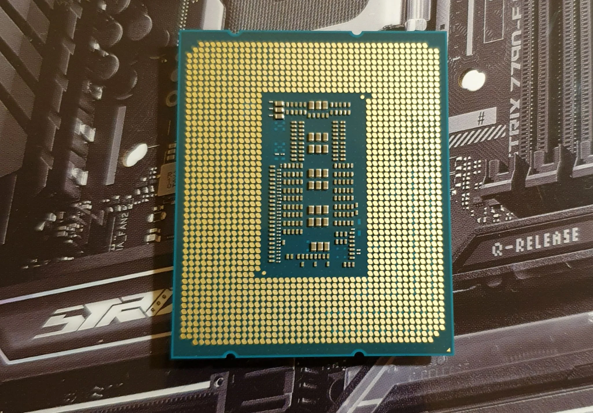 Процессор Intel Core i7 14700K LGA1700 OEM (CM8071504820721)