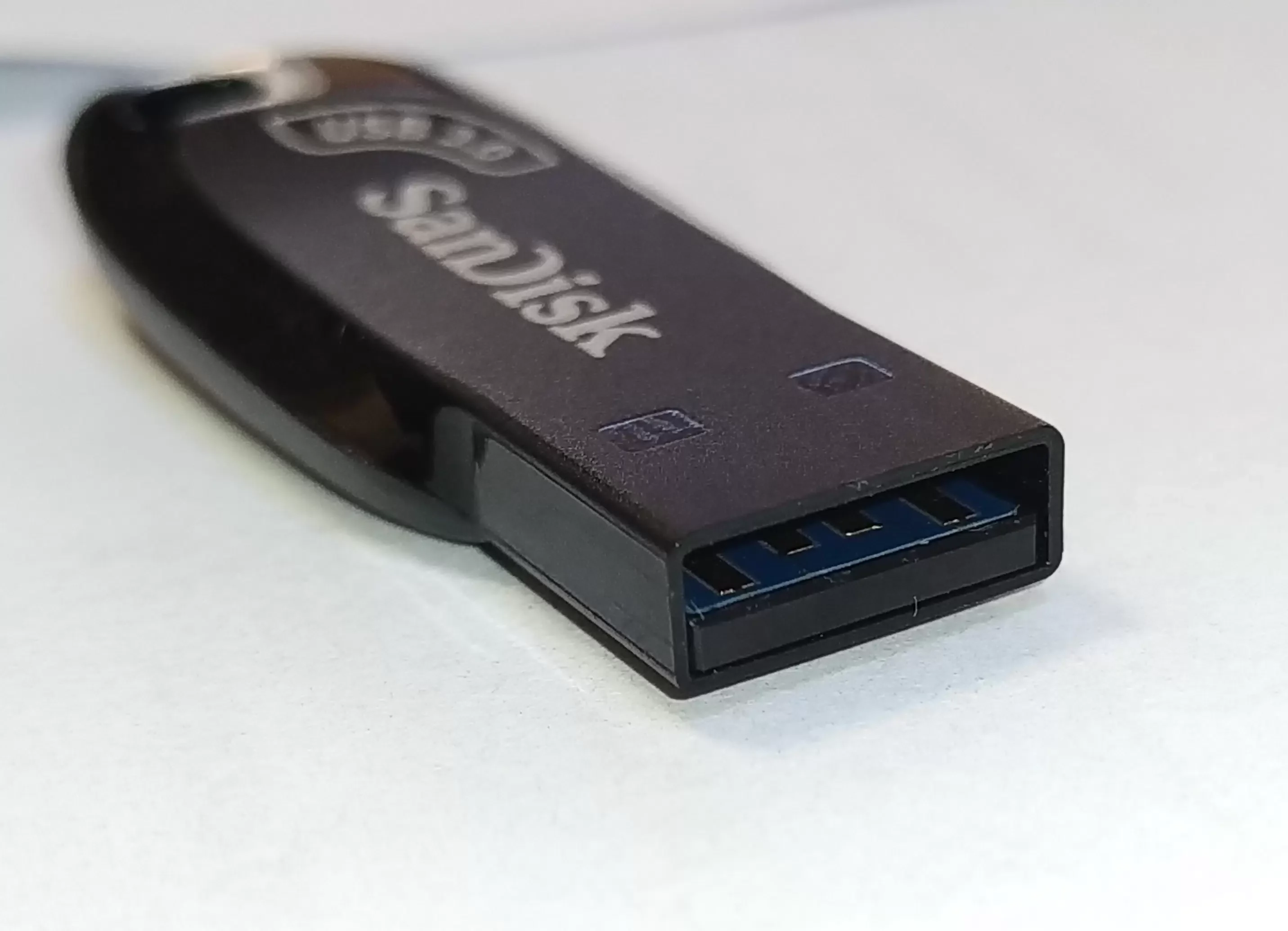 Флеш накопитель 32GB SanDisk CZ410 Ultra Shift, USB 3.0