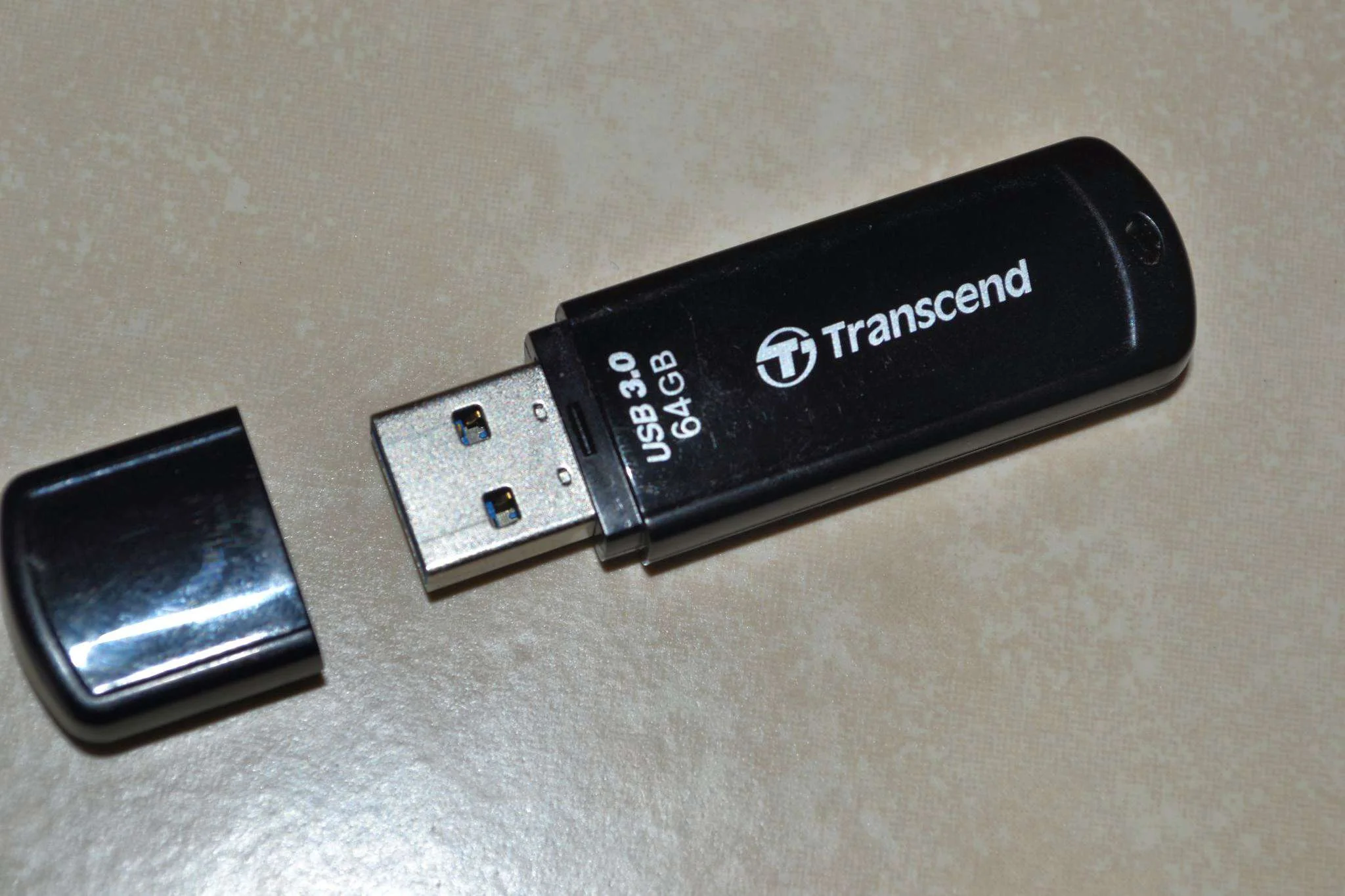 Флеш накопитель 64GB Transcend JetFlash 700, USB 3.1, Черный