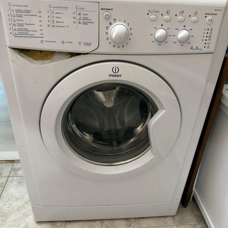 Стиральная машина Indesit IWUC 4105 4 кг, 1000 об/мин, 60x33x85 см