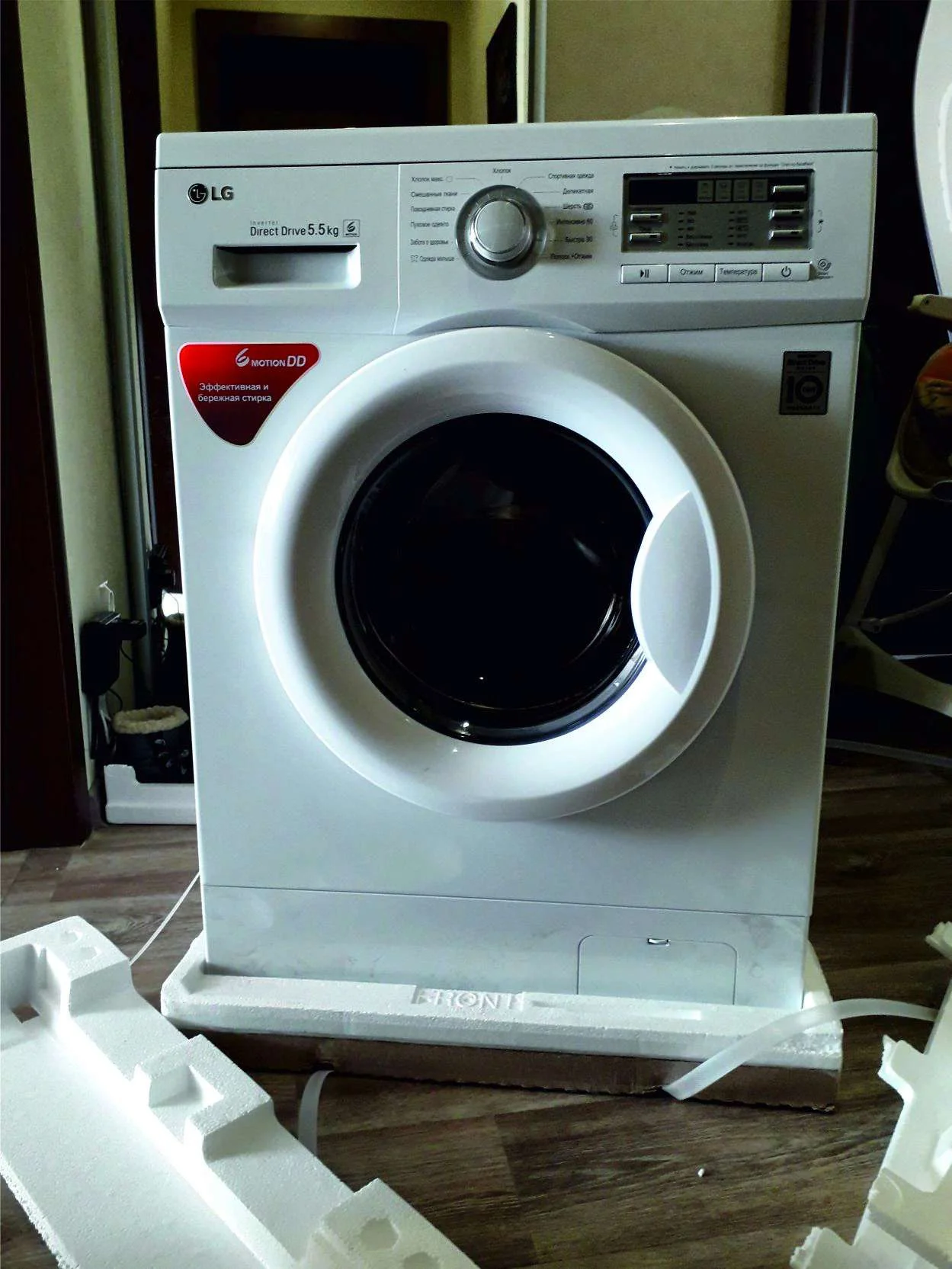 Стиральная машина LG F10B8MD белый (60x44x85 см, 5,5 кг,1000 об/мин)
