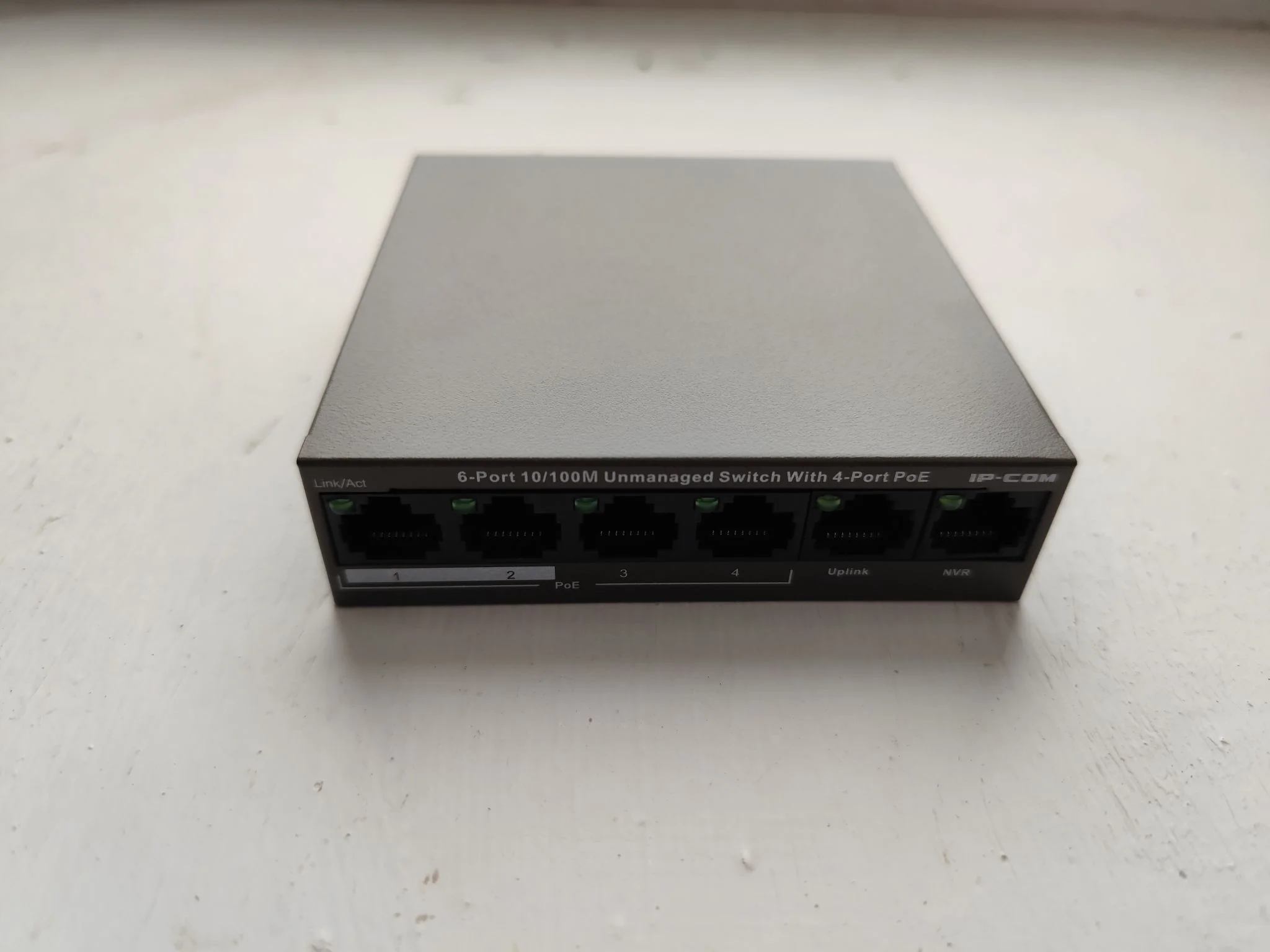 Коммутатор IP-COM F1106P-4-63W 6PORT 4POE