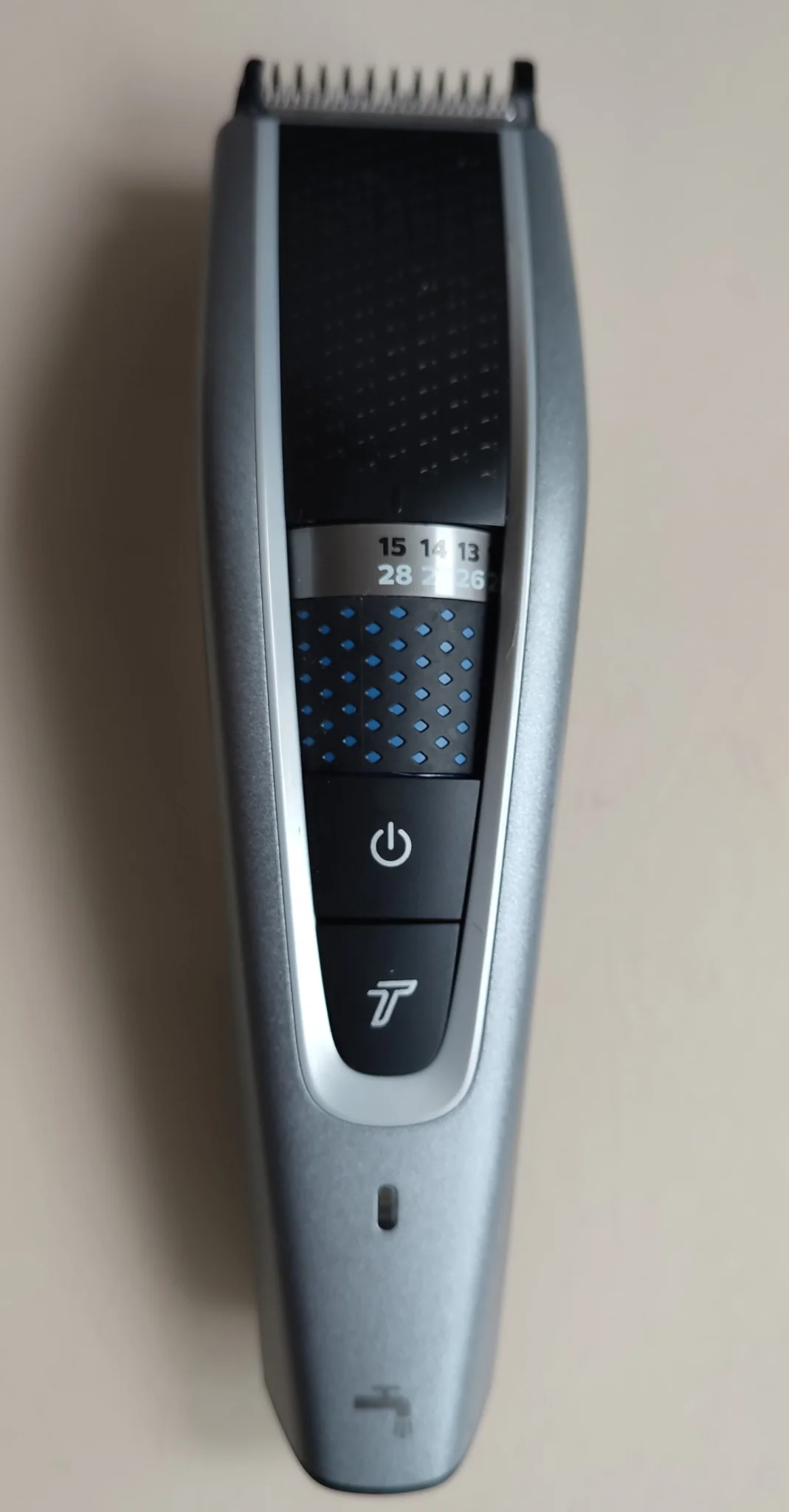 Машинка для стрижки Philips HC5630 (для волос и бороды, аккумулятор, 90 мин, 0,5-28 мм)