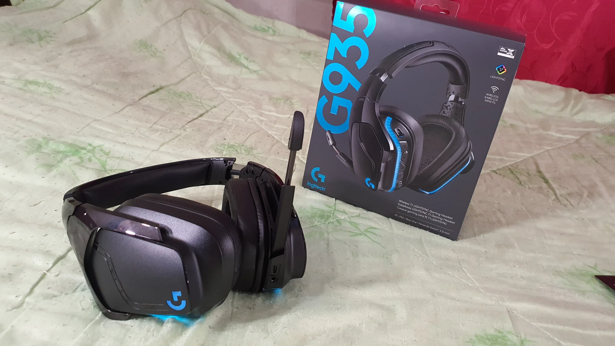 Logitech Гарнитура игровая G935 Lightsync 7.1, для компьютера и игровых консолей, накладные, радио, чёрный.