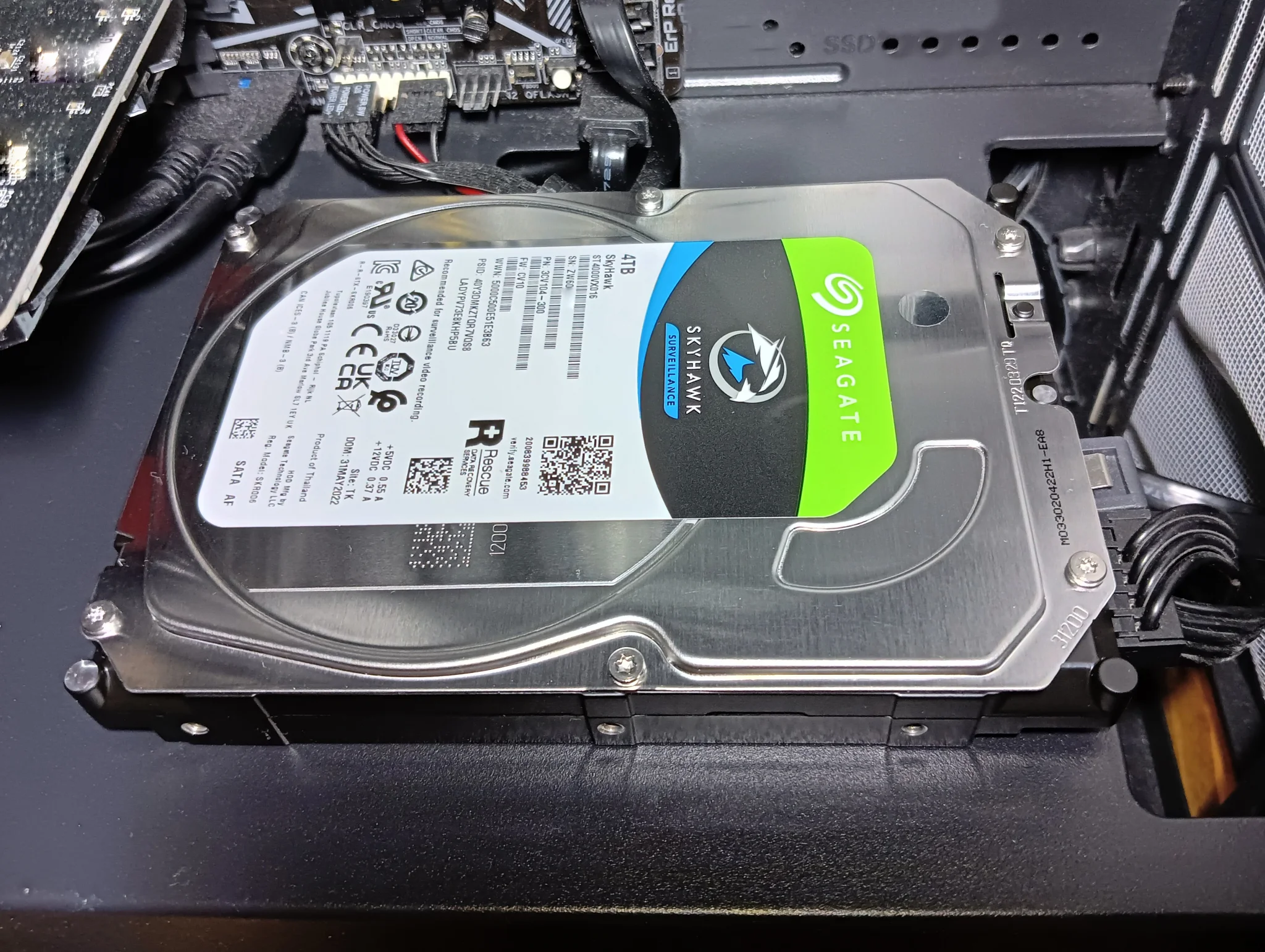 Жесткий диск Seagate SATA-III 4TB ST4000VX016 Surveillance Skyhawk 4KN (5400rpm) 256Mb 3.5"