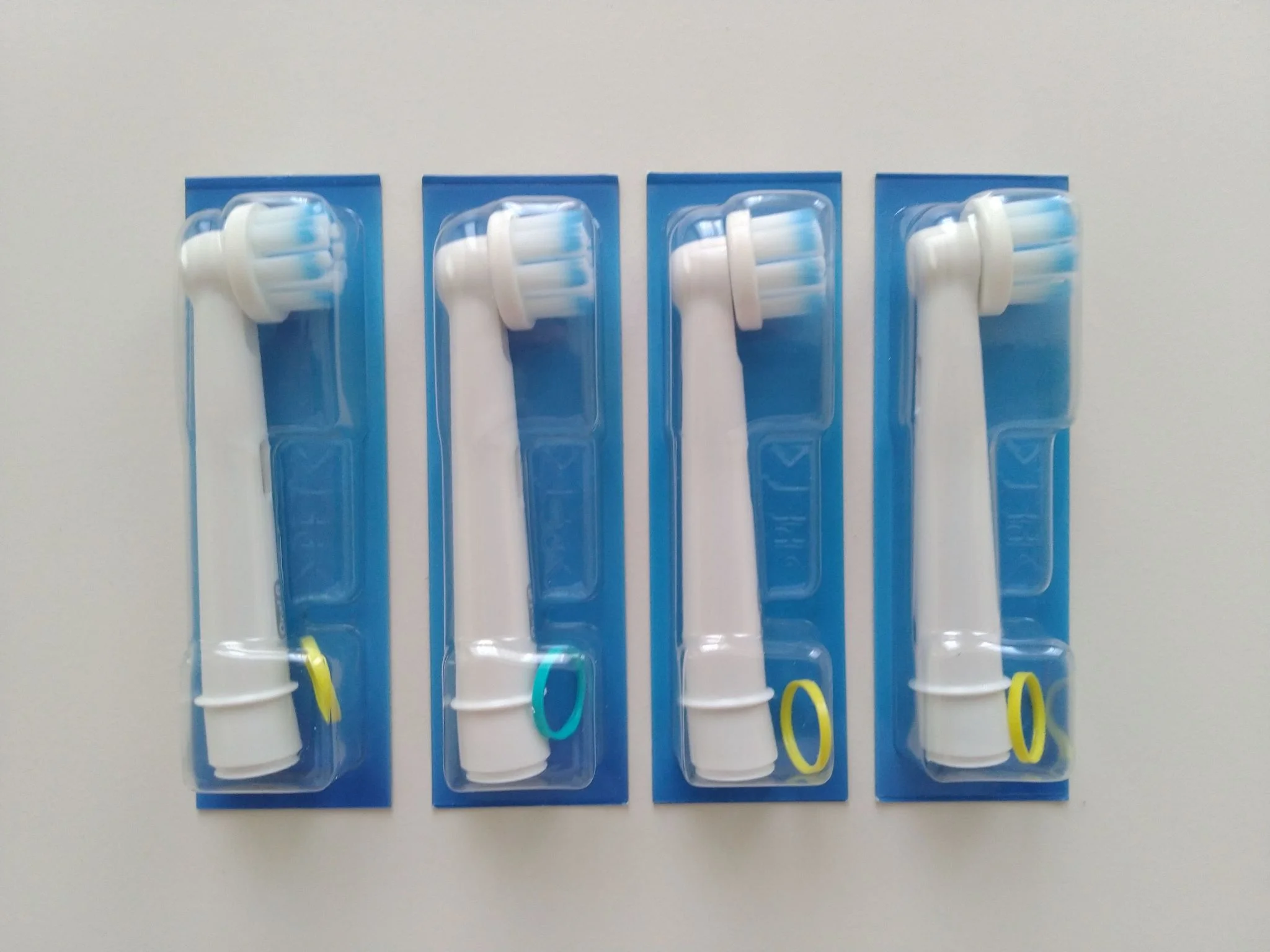 Oral-B Насадки для зубной щетки EB60X Sensitive Clean 4 шт с Х-образными щетинками