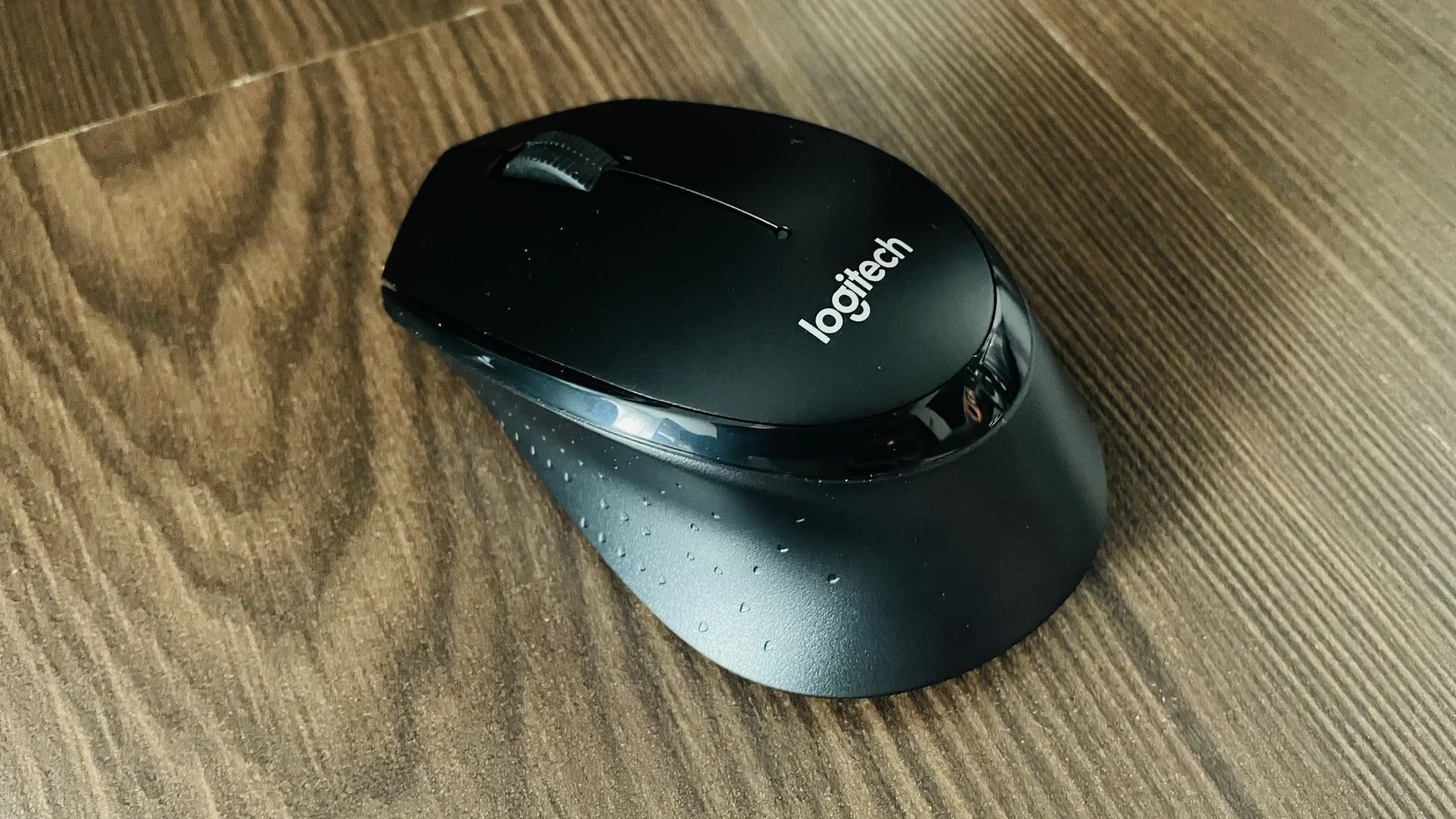 Мышь беспроводная Logitech M330 SILENT PLUS черный, 1000 dpi, радиоканал, USB, кнопки - 3