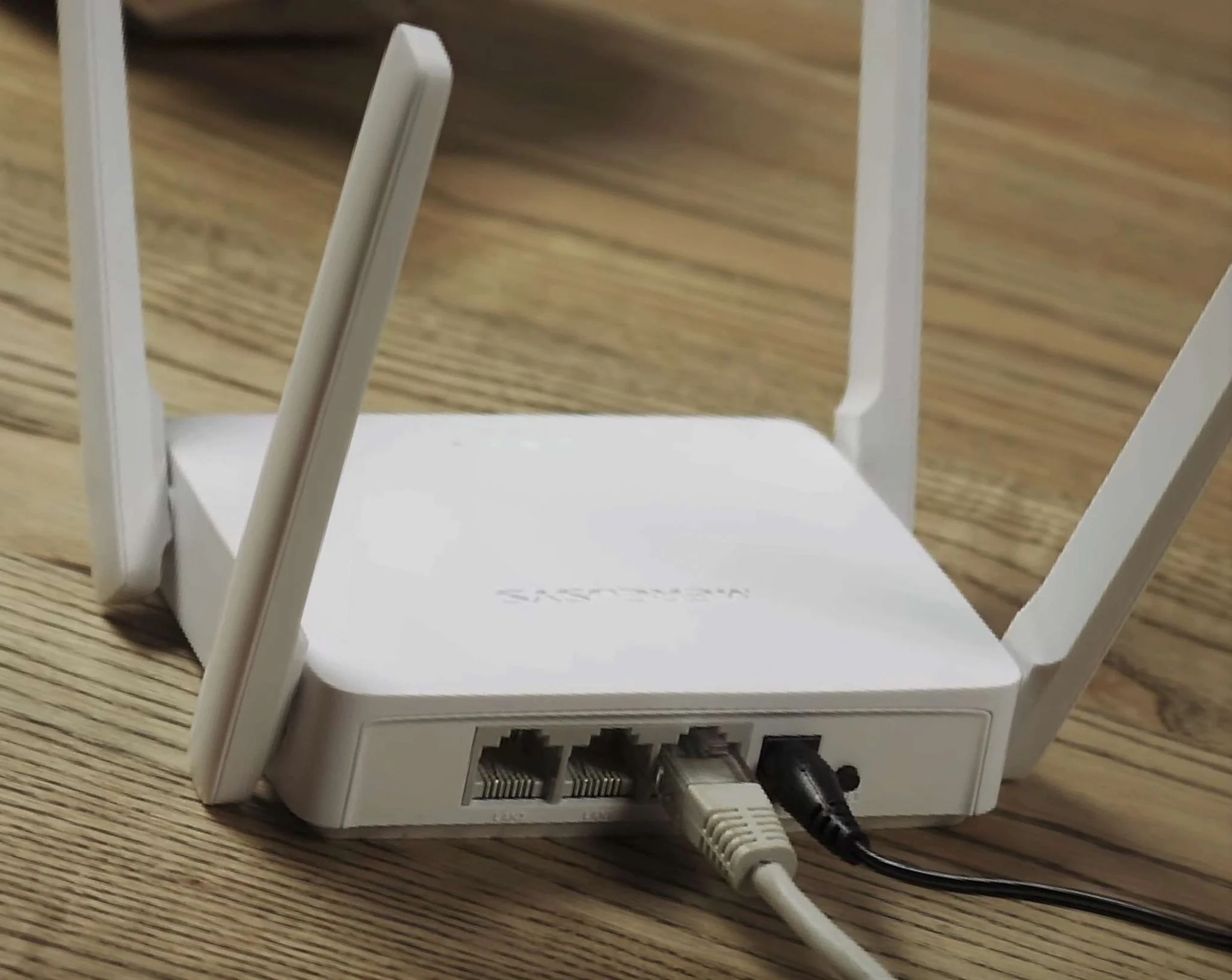 Mercusys AC10 Двухдиапазонный Wi-Fi роутер AC1200, до 300 Мбит/с на 2,4 ГГц + до 867 Мбит/с на 5 ГГц