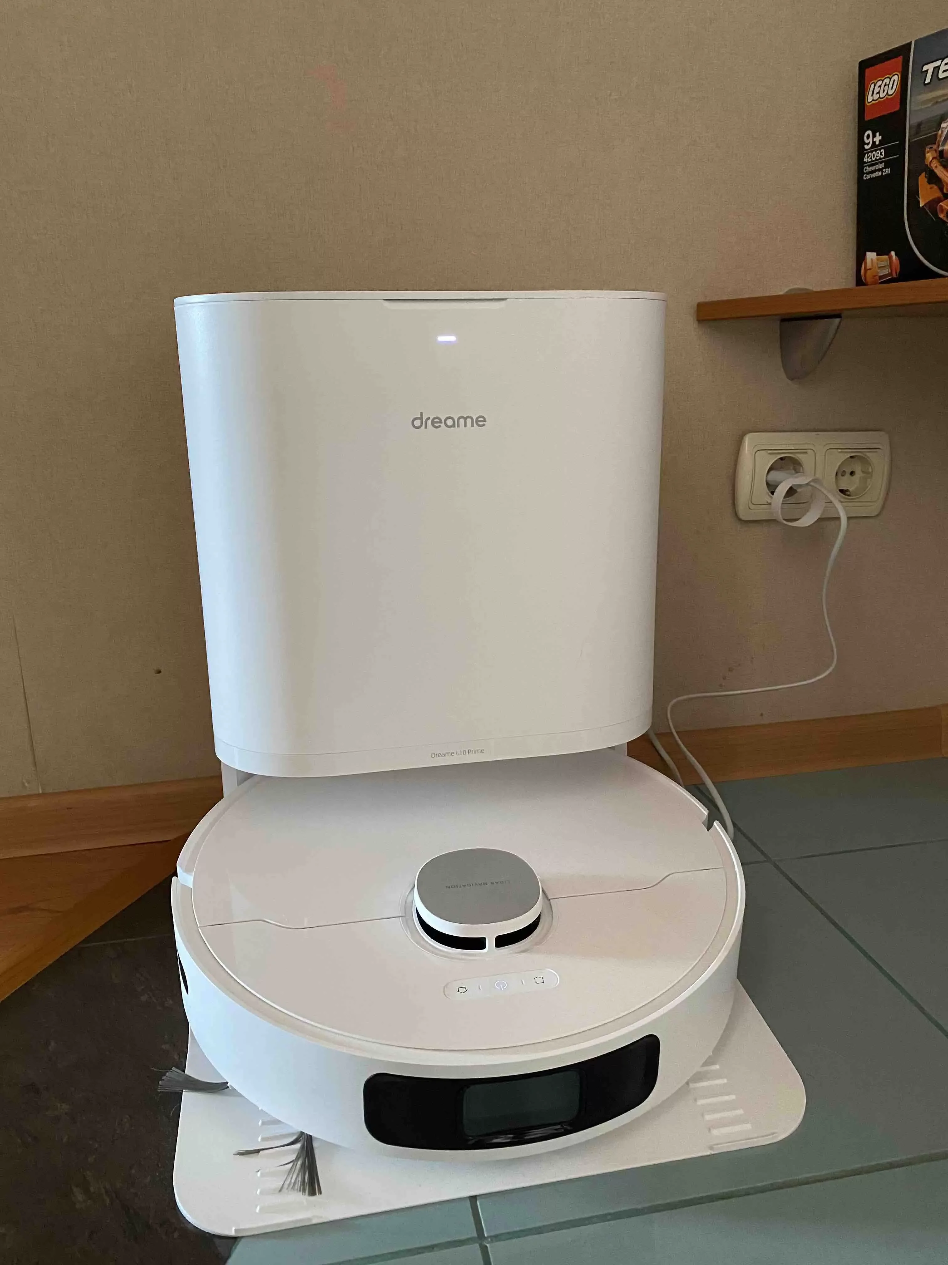 Робот-пылесос Dreame RLL11GC L10 Prime белый, 60 Вт, 5200 мА·ч Li-Ion, уборка сухая/влажная, пылесборник контейнер 0.45 л — фото 3