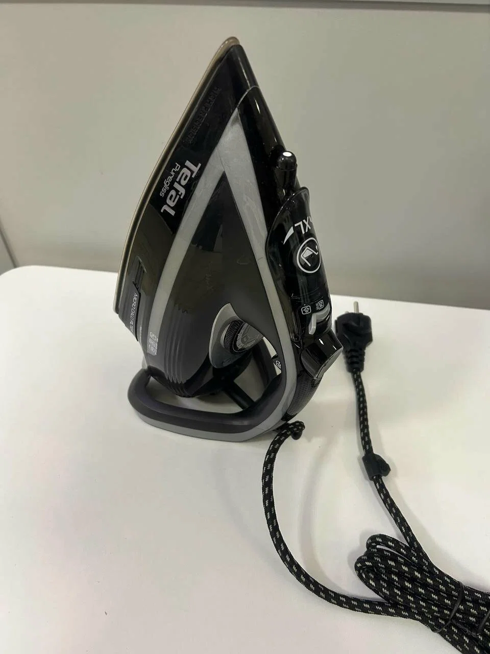 Утюг Tefal FV8062E0, черный, 3000Вт, 280 г/мин, керамика