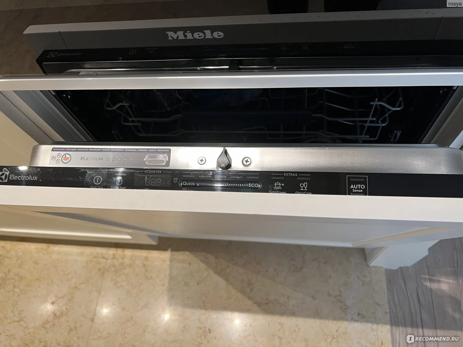Встраиваемая посудомоечная машина Electrolux EEM48320L, серебристый, 59.6 см, 14 компл., 44 дБ, класс D