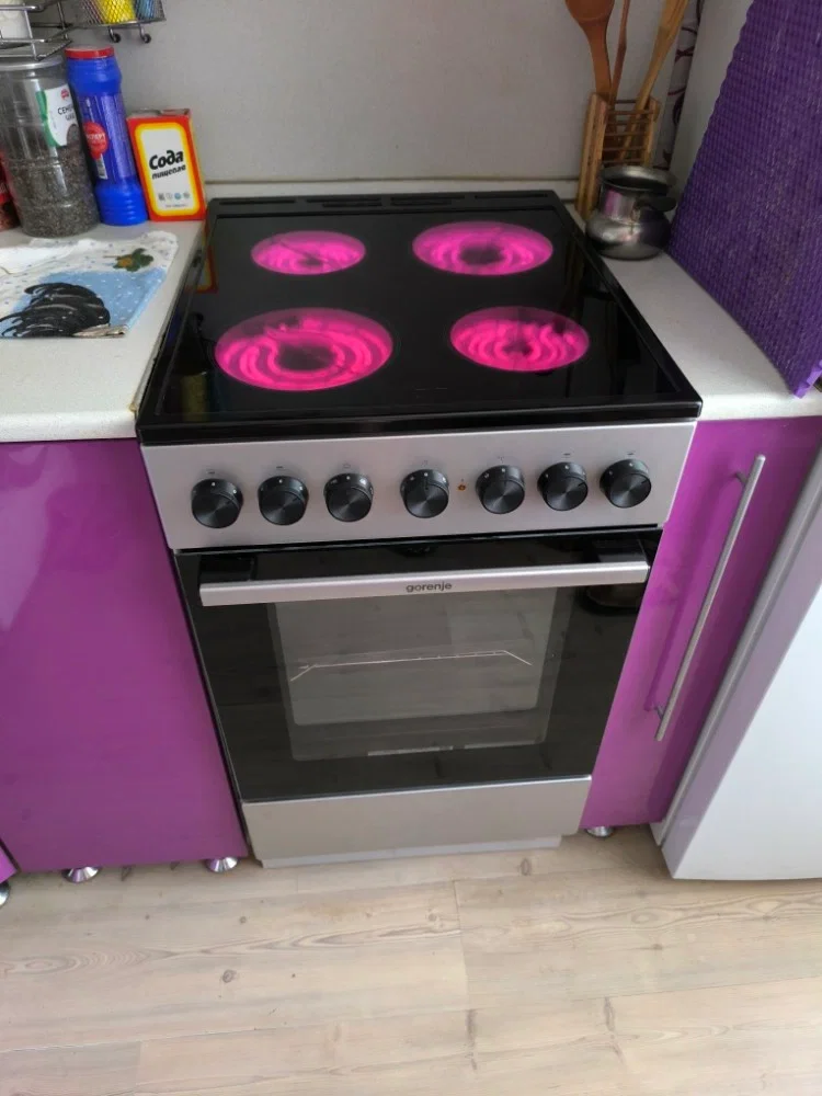Плита электрическая Gorenje GEC5B41WG белый, конфорок 4 электрических, духовка 62 л, 50 см x 85 см x 59.4 см