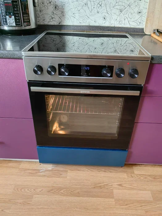 Плита электрическая Gorenje GECS6C70XC серебристый, конфорок 4 электрических, духовка 71 л, 60 см x 85 см x 60 см