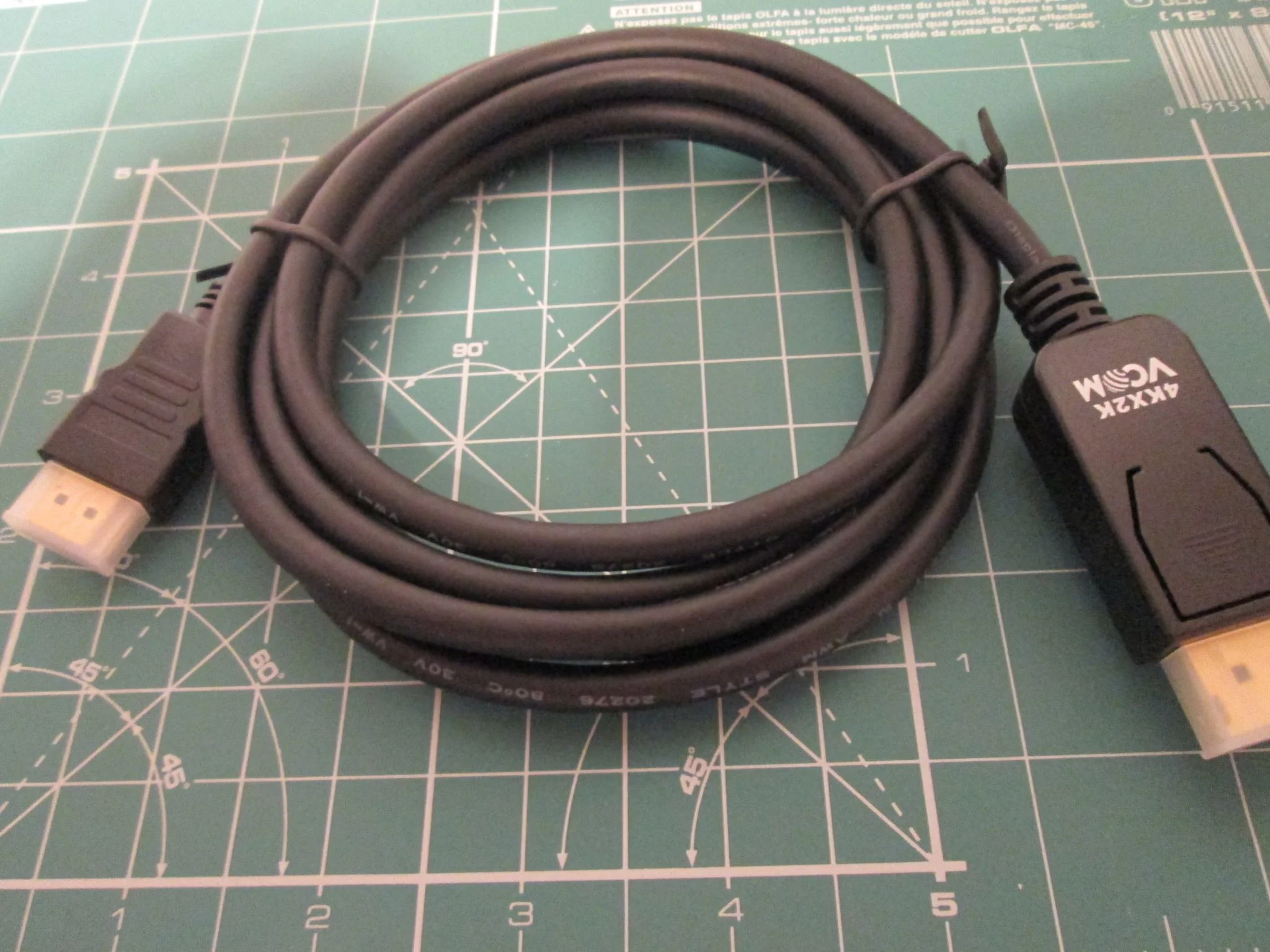 Кабель-переходник DisplayPort M-> HDMI M 4K@60Hz 1.8m VCOM (CG608M-1.8M)