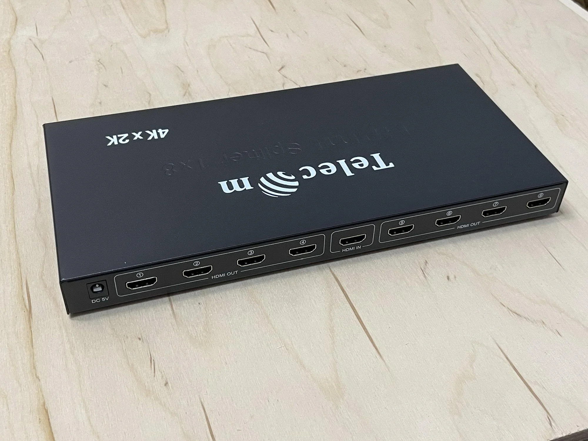 Разветвитель HDMI 1=>8 4k@30 HZ Telecom.