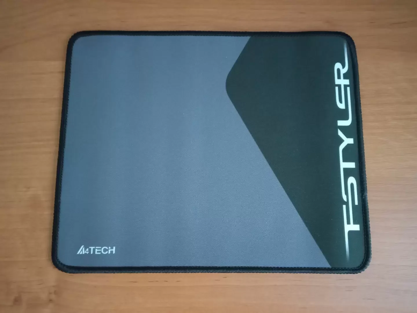 Коврик для мыши A4Tech FStyler FP20 черный/белый 250x200x2мм