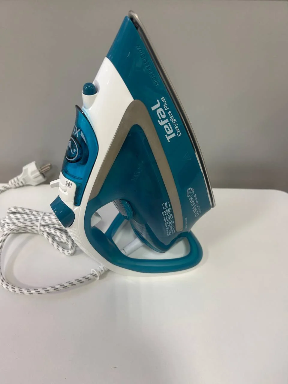 Утюг Tefal FV5737E0