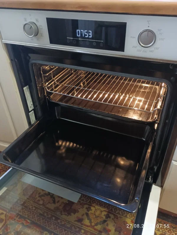 Электрический духовой шкаф Beko BBIM14300WMS