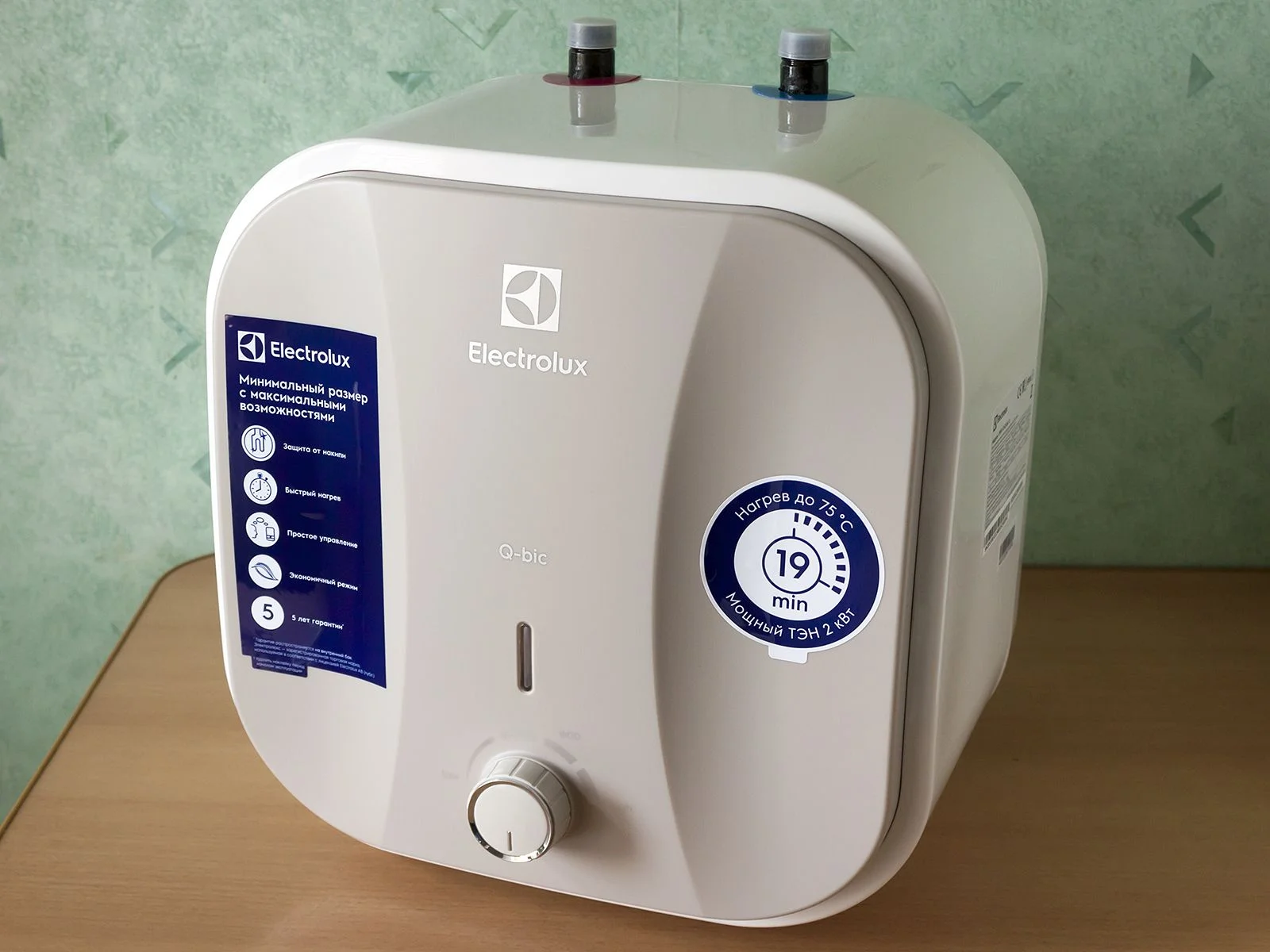 Водонагреватель накопительный Electrolux EWH 10 Q-bic O
