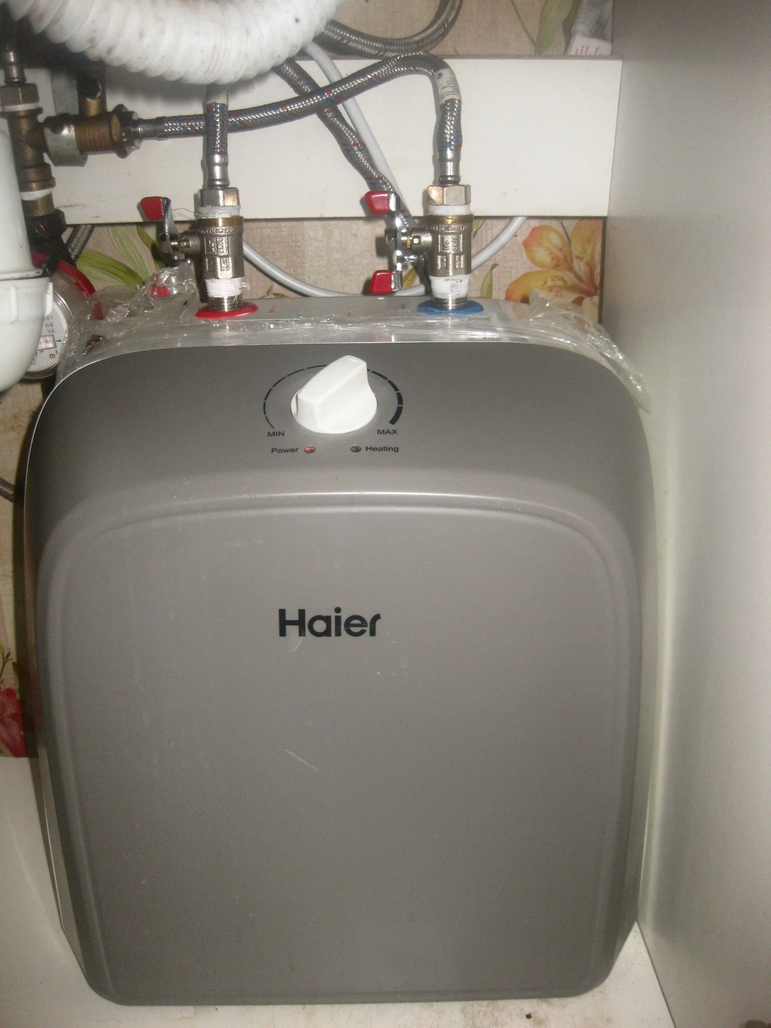 Водонагреватель накопительный Haier ES10V-EQ2 (GA0SZXU0LRU)