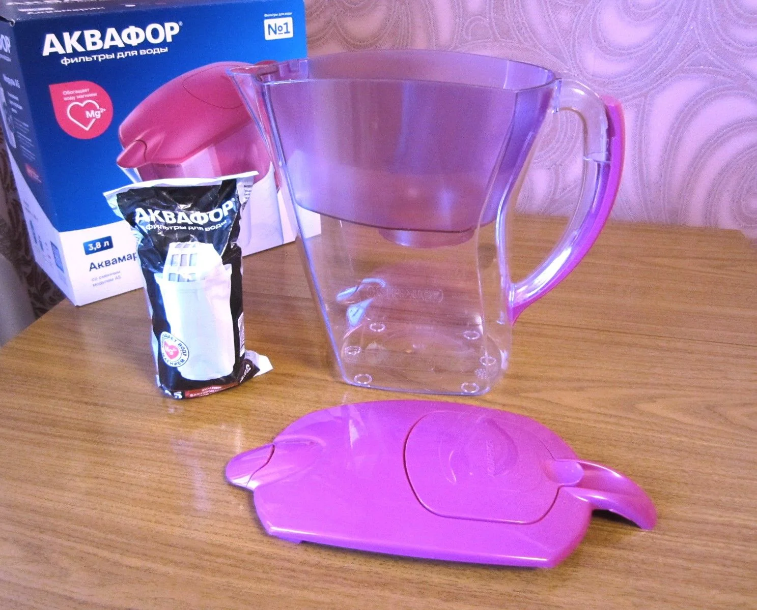 Фильтр для воды Аквафор Аквамарин цикламен (объем воронки 1,7л., корпуса 3,8л)