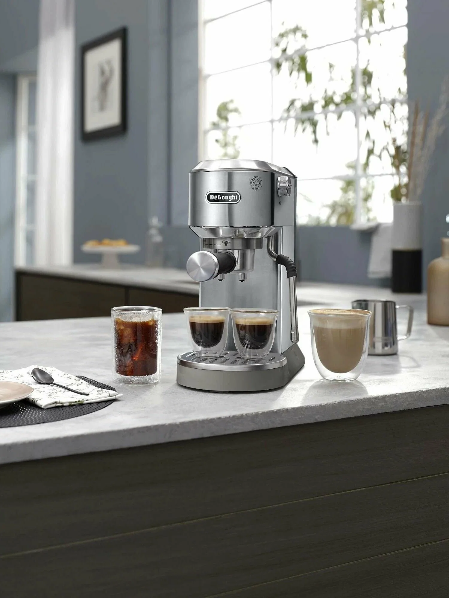 Кофеварка De’Longhi EC890.M