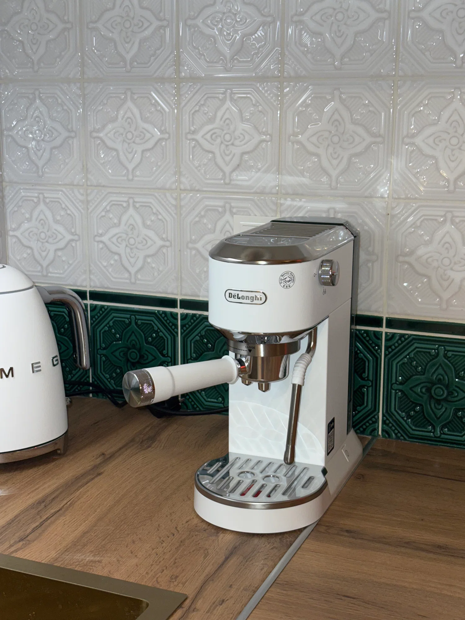 Кофеварка De’Longhi EC890.WI