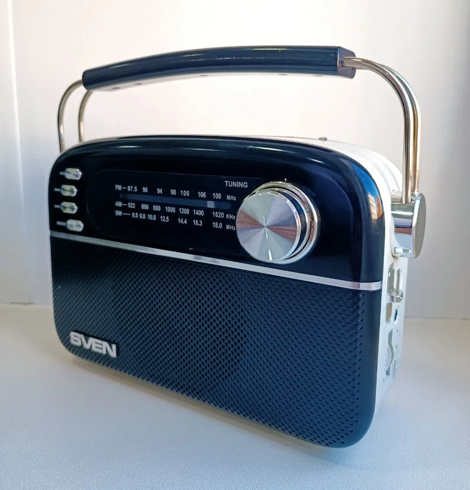 SVEN SRP-505, черный (3 Вт, Bluetooth, FM/AM/SW, USB, microSD, AUX, встроенный аккумулятор)