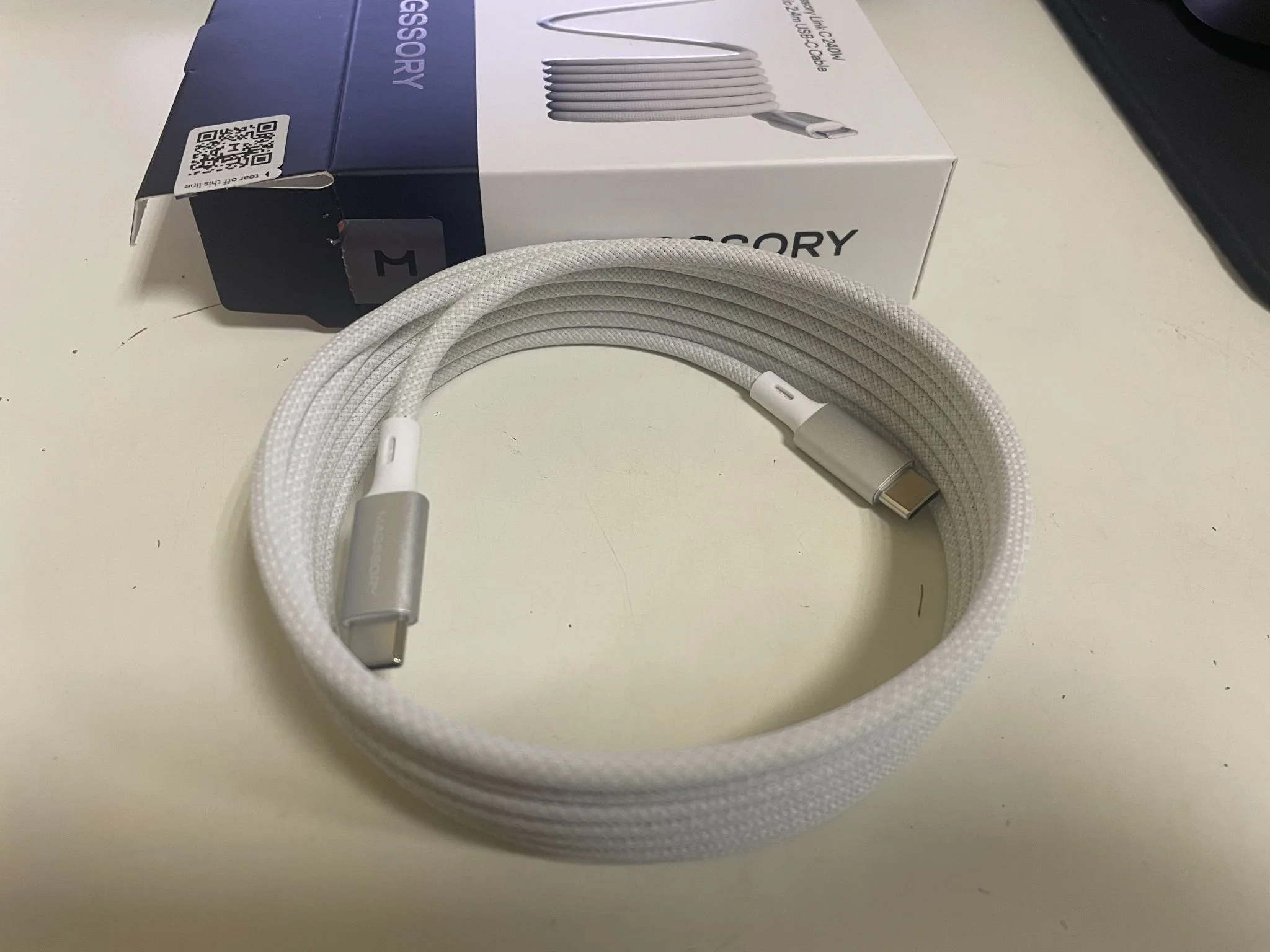 Кабель для цифровой техники и смартфонов Magssory Link C, 240W, USB-C, 2.4 м (white CBL021)