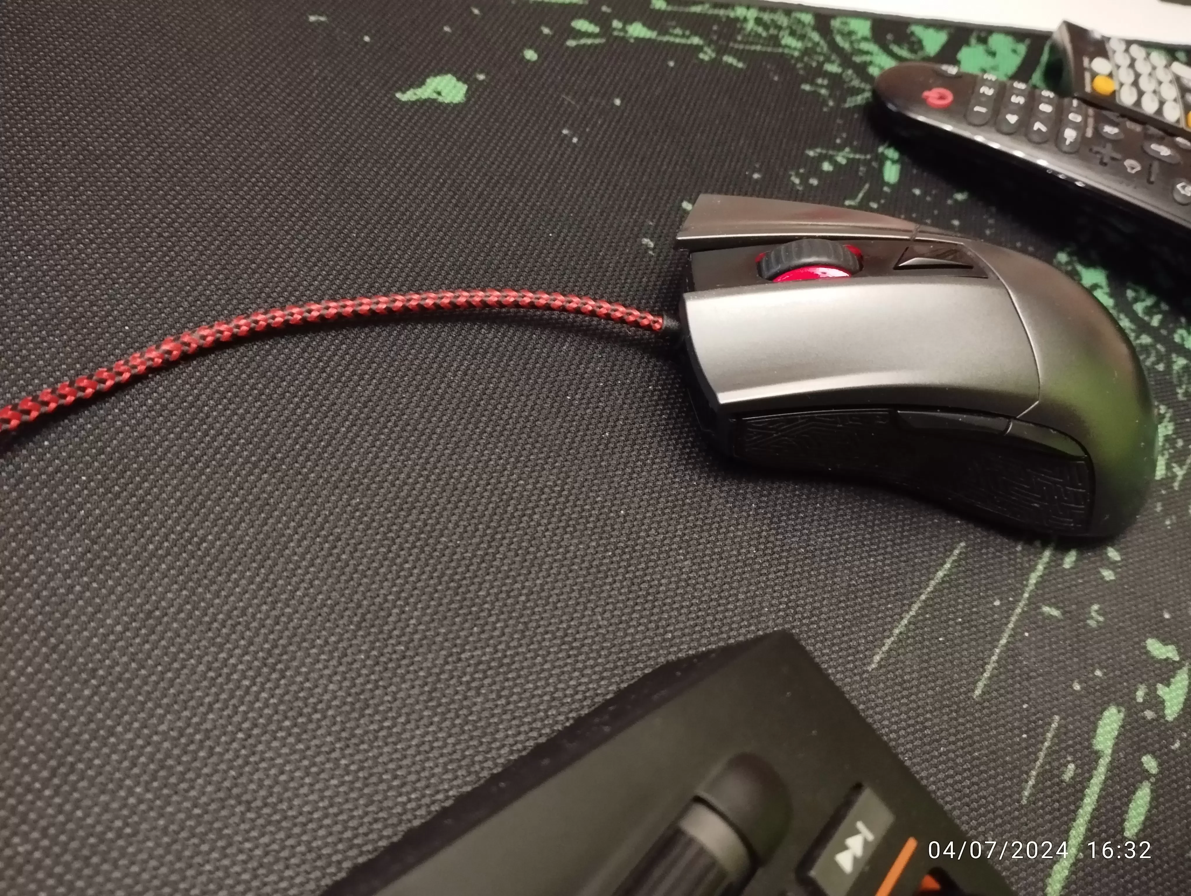 Кабель для цифровой техники и смартфонов Pero DC-04 8-pin Lightning 2А 2м Red-black