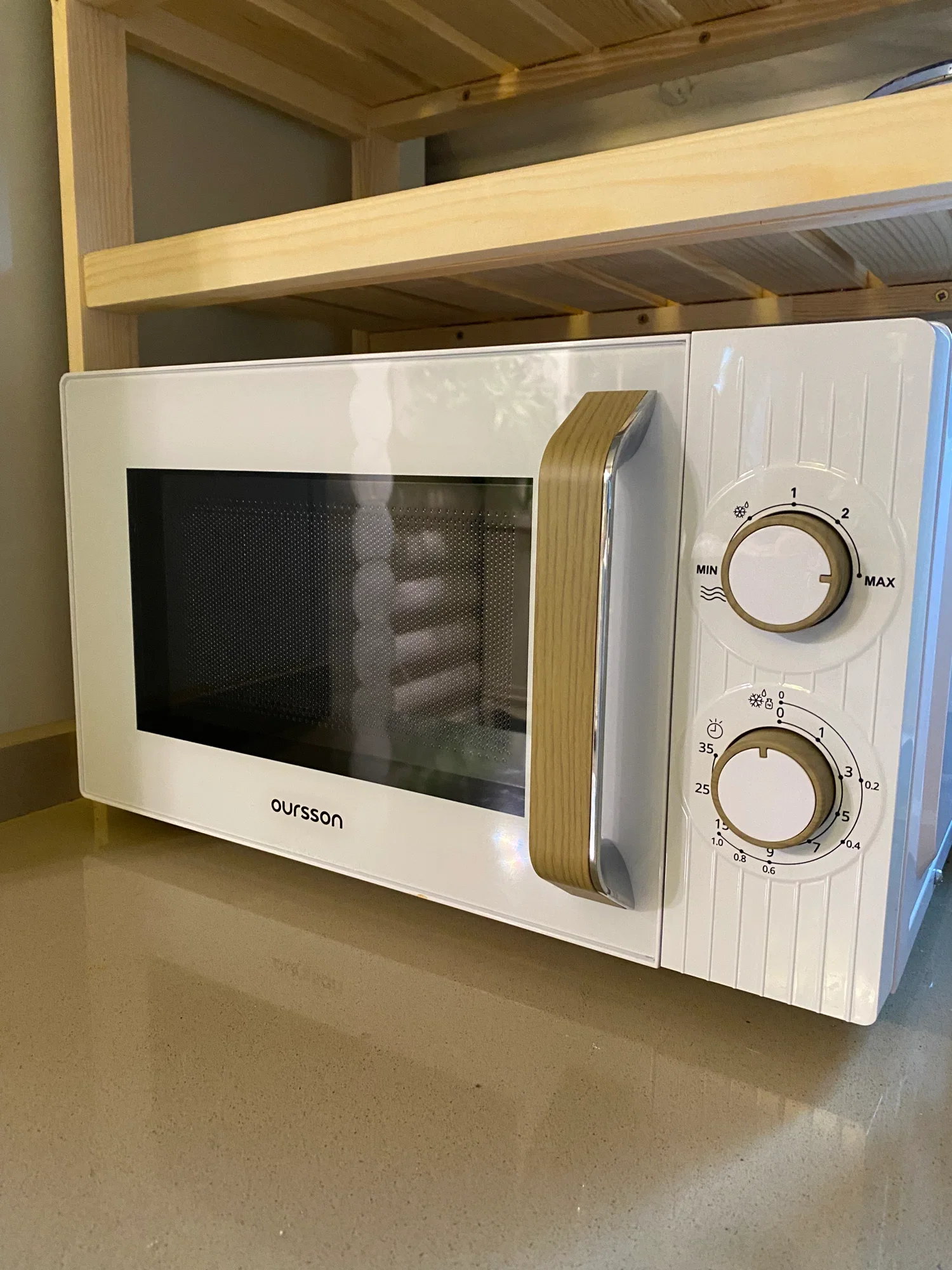 Микроволновая печь - СВЧ Oursson MM2070B/WH (белый)