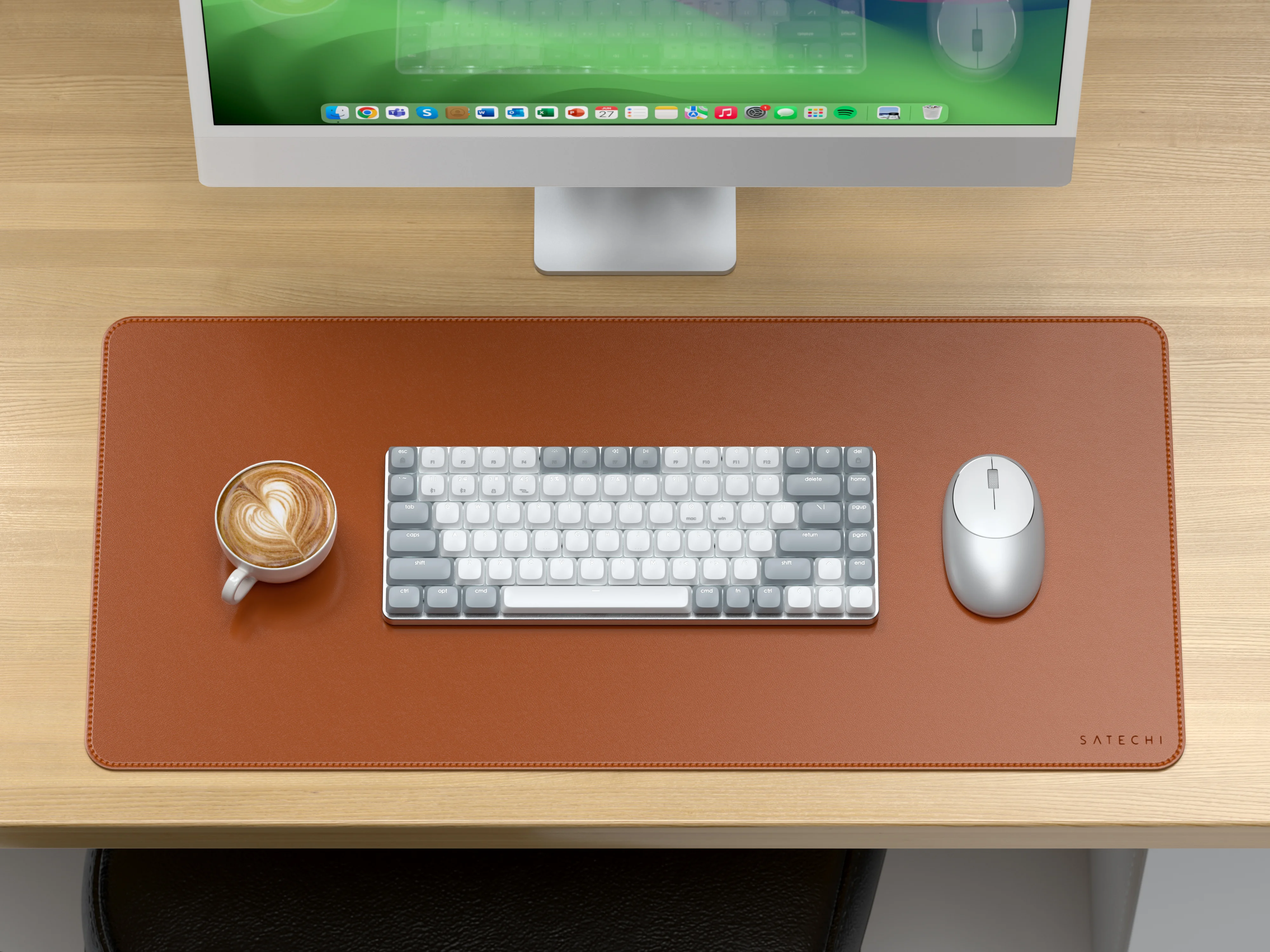 Коврик для мыши из веганской кожи Satechi Vegan-Leather Premium Desk Mat, коричневый