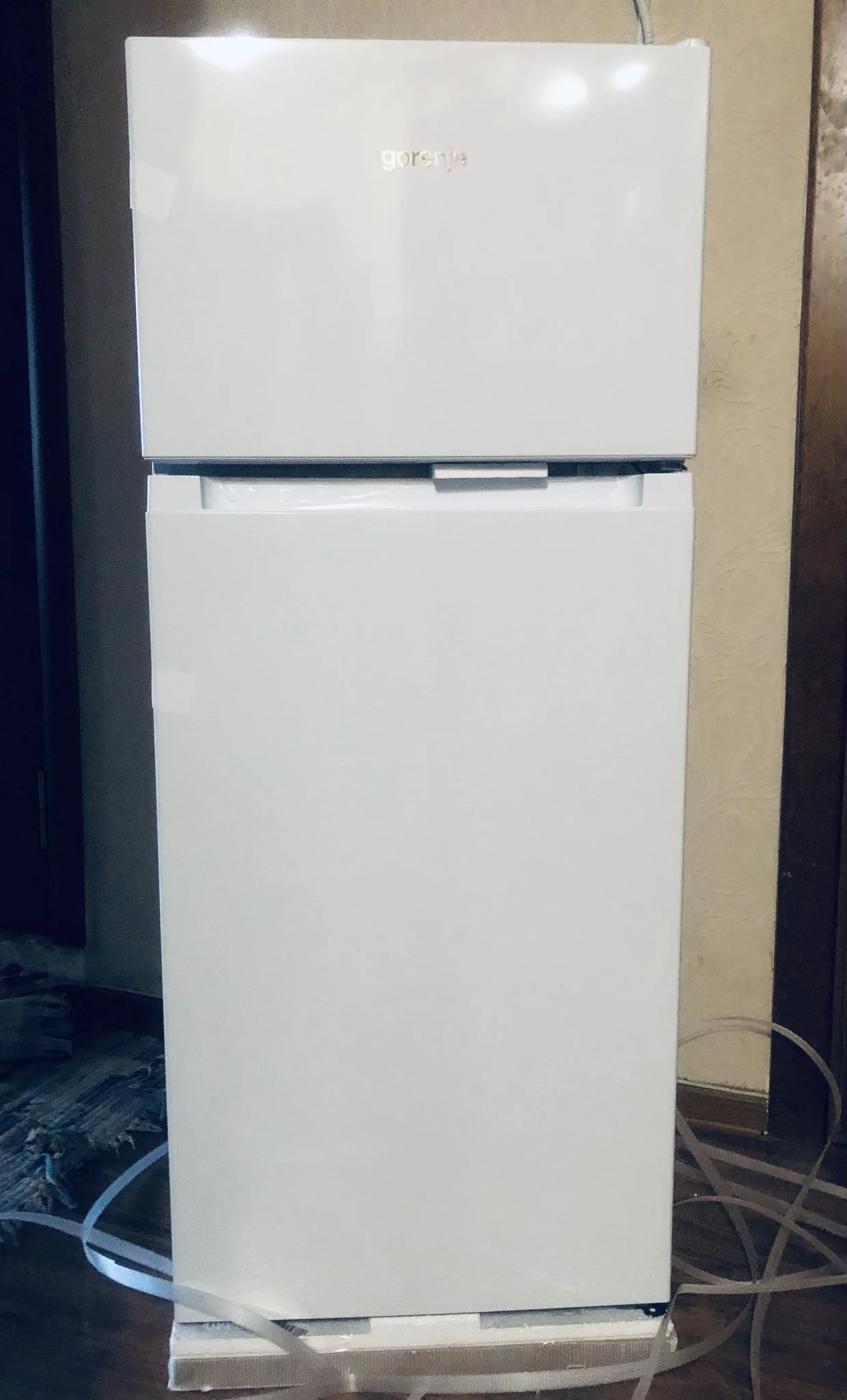 Холодильник Gorenje RF212FPW4 белый двухкамерный 96/28л морозилка сверху