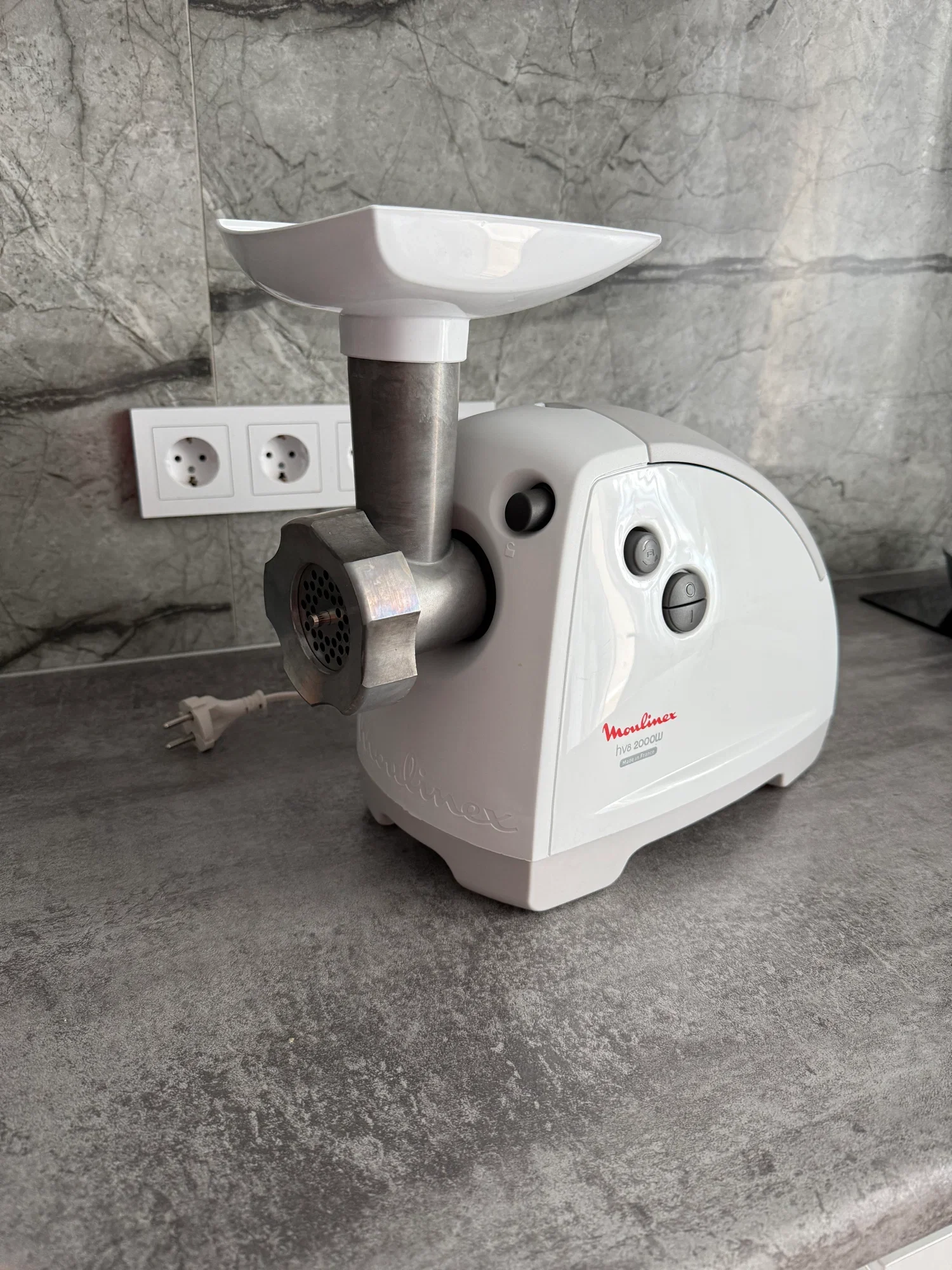 Мясорубка Moulinex ME620132,2.6 кг/мин.,шнур 0.9 м.,800 Вт.,15 мин.,дисков 2.