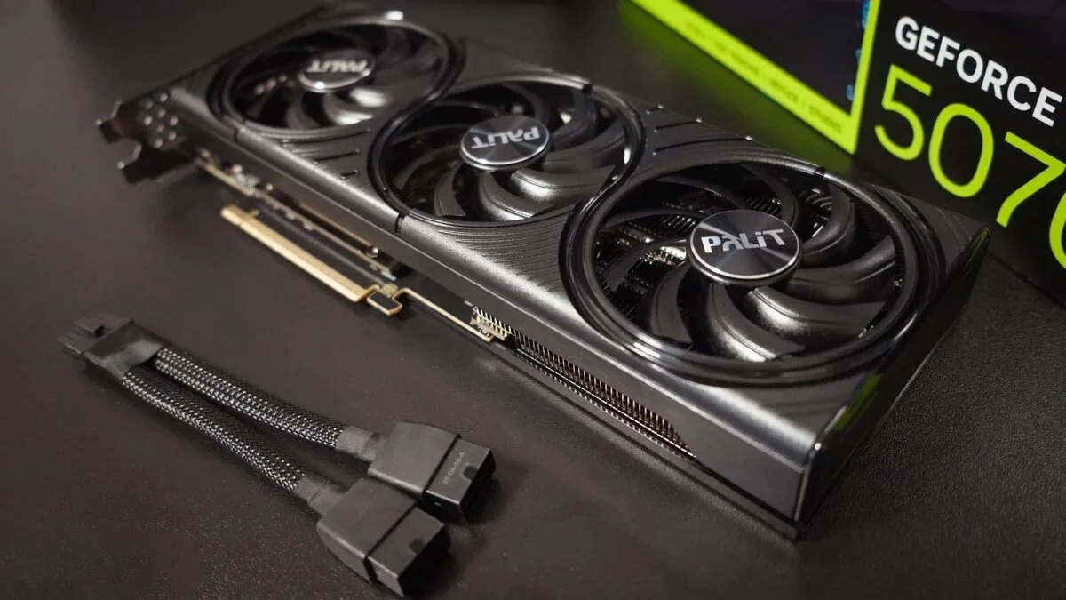 Видеокарта Palit GeForce RTX 5070 INFINITY 3 OC 12GB (NE75070S19K9-GB2050S)