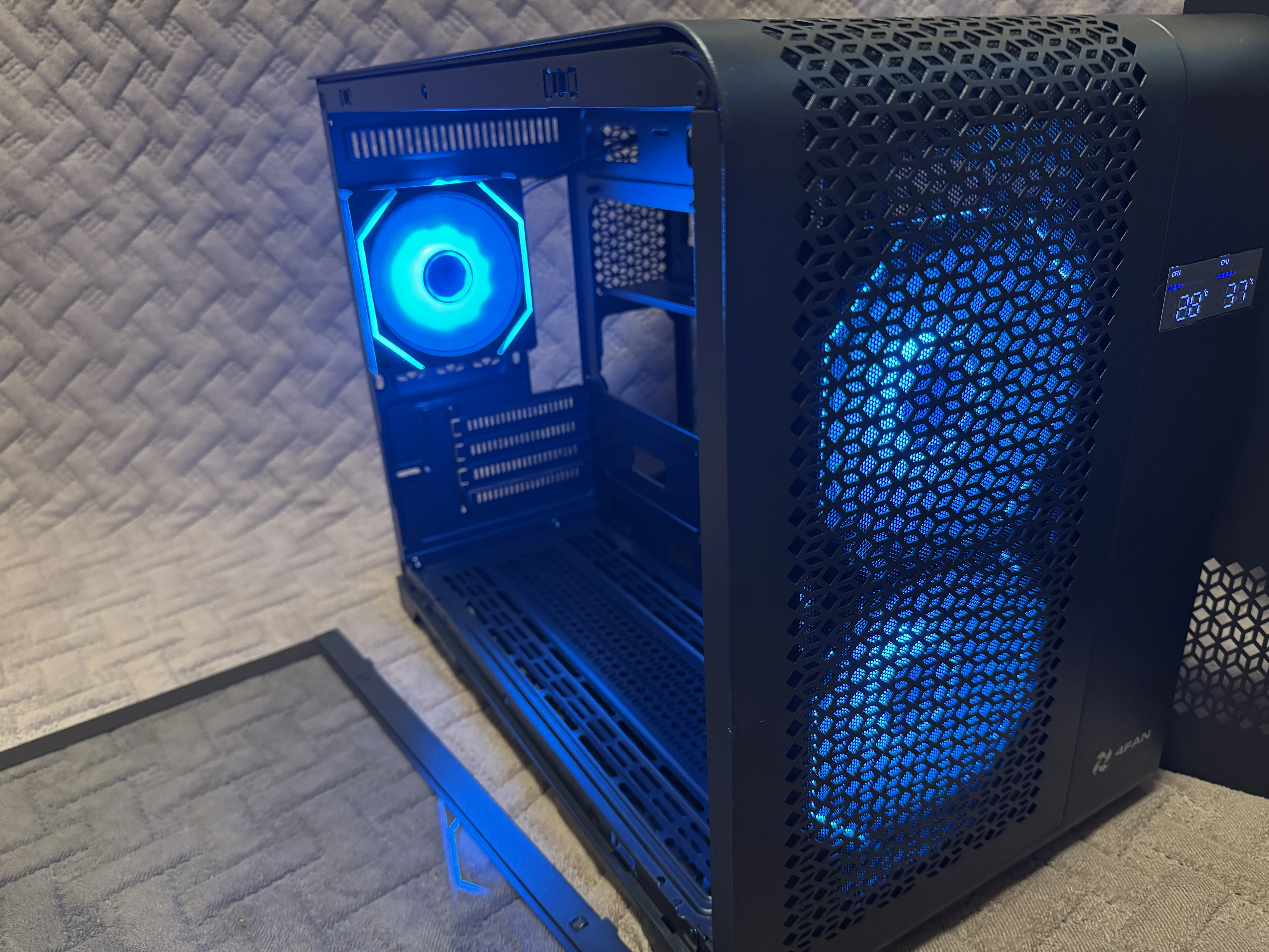 Компьютерный корпус 4FAN XZ Bit White (XZBMAWFN)
