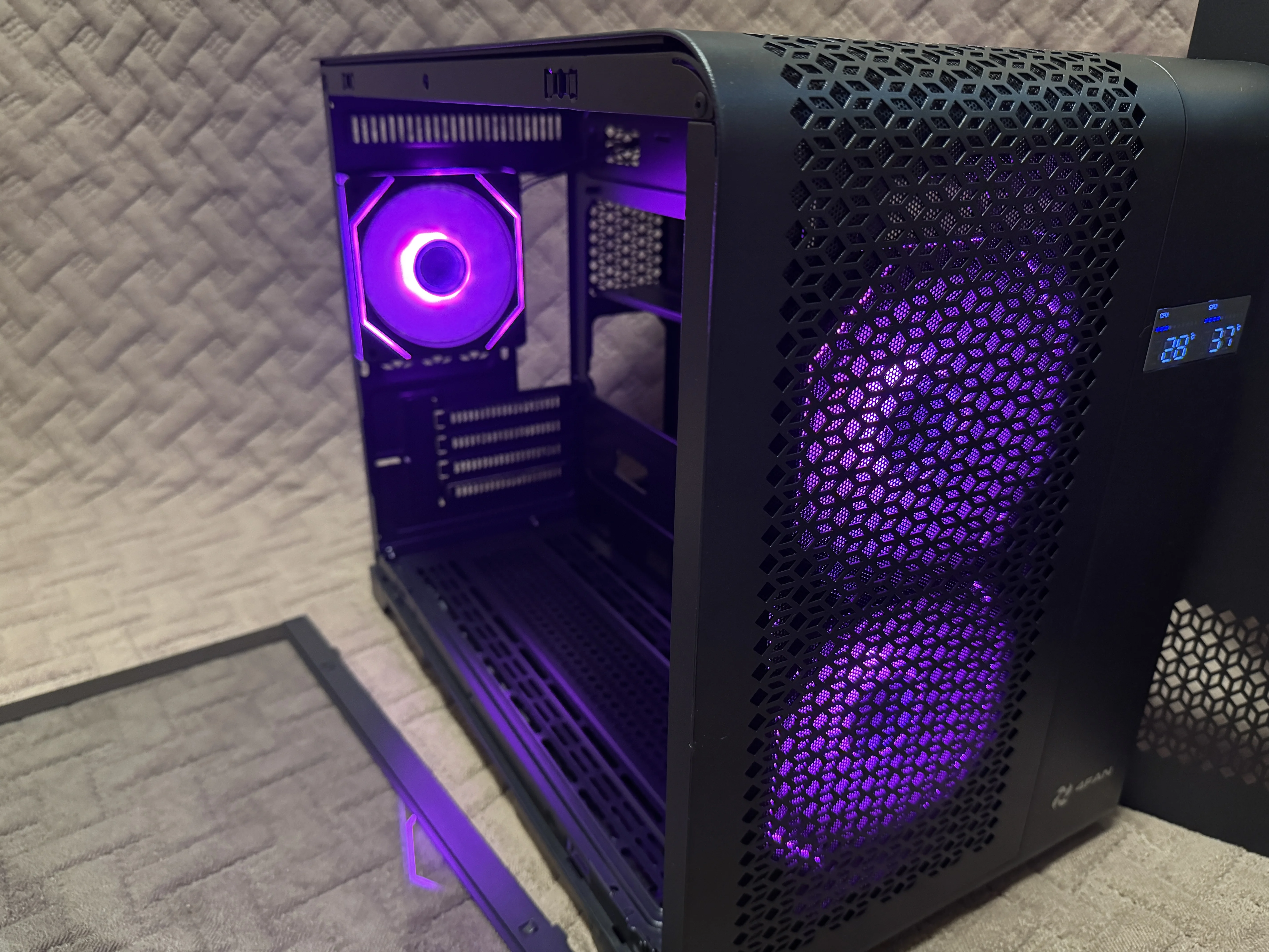 Компьютерный корпус 4FAN XZ Bit White (XZBMAWFN)