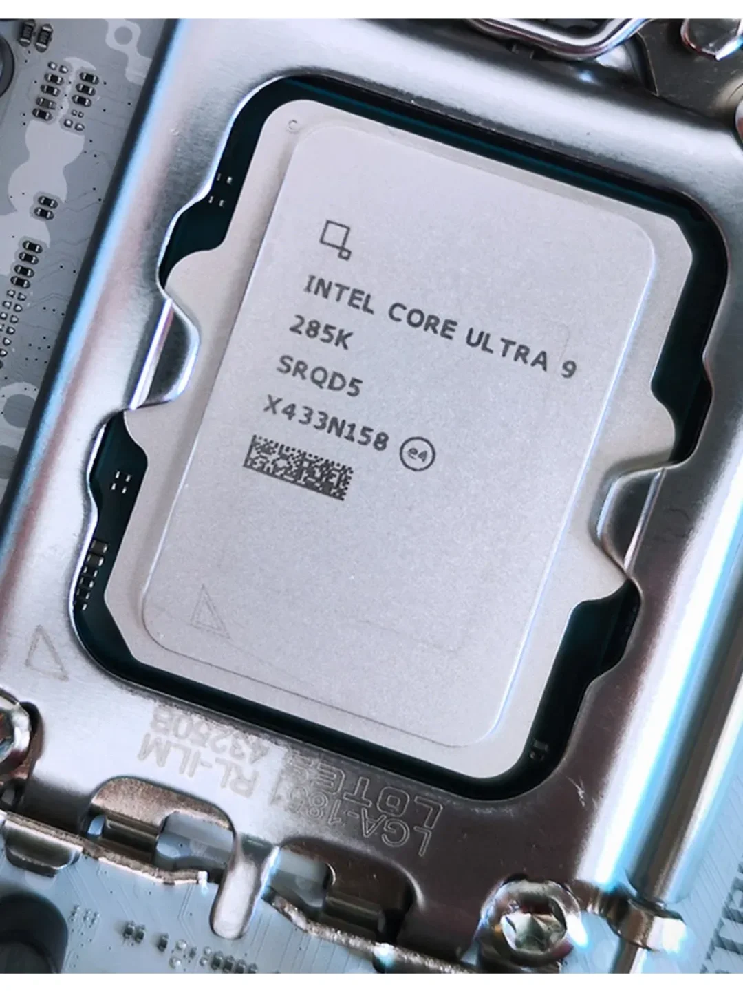 Процессор Intel Core Ultra 9 285K S1851 OEM AT8076806419 RQD5 99CMTK IN