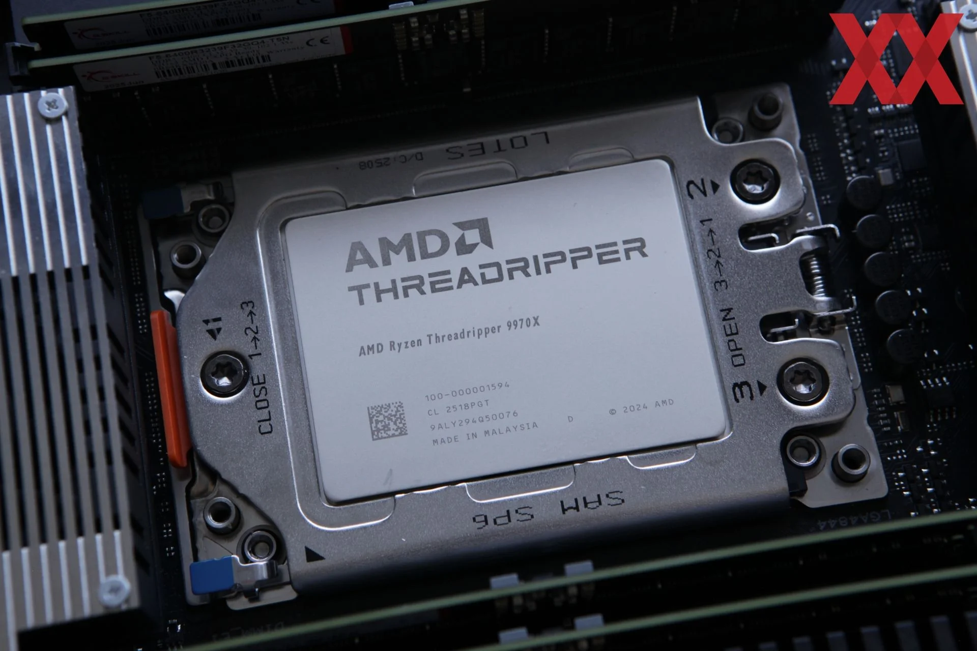 Процессор Ryzen X32 Threadripper 9970X  sTR5 350W 4000 100-000001594 AMD